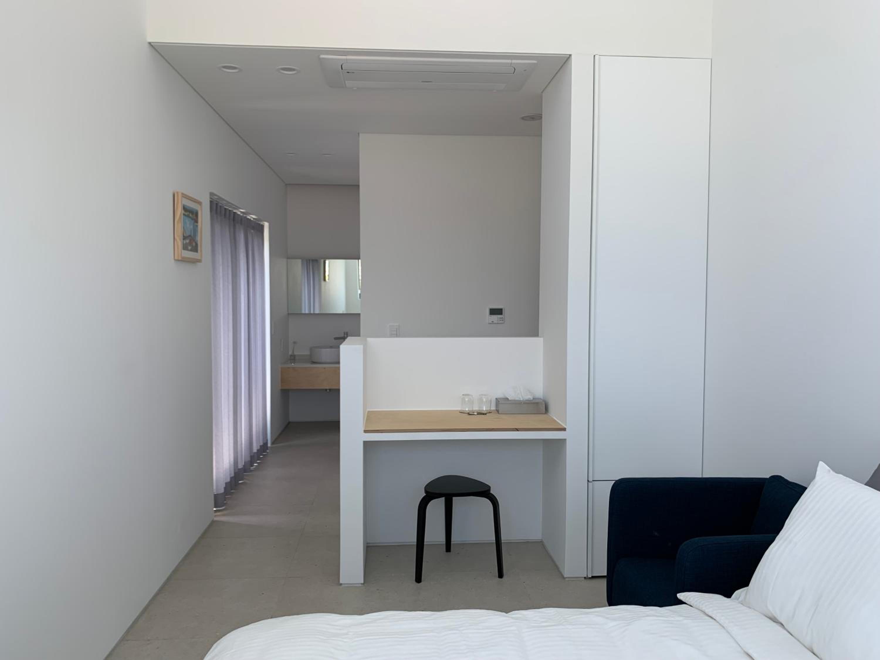 Double Room with Balcony and Sea View - Photo 5