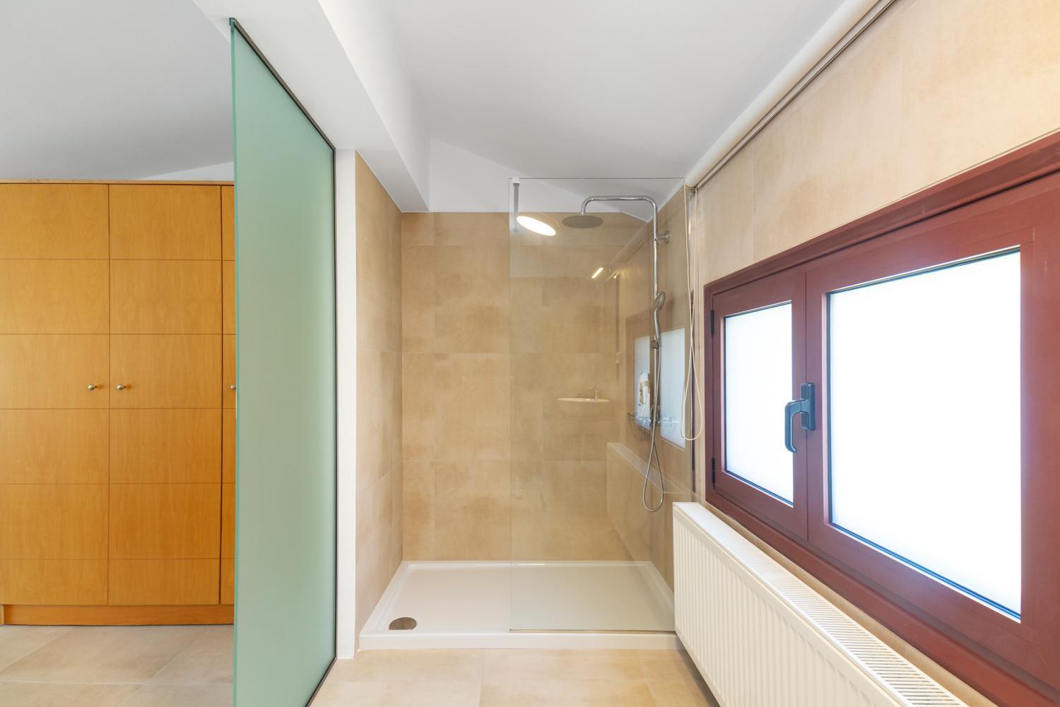 Three-Bedroom House - Photo 45