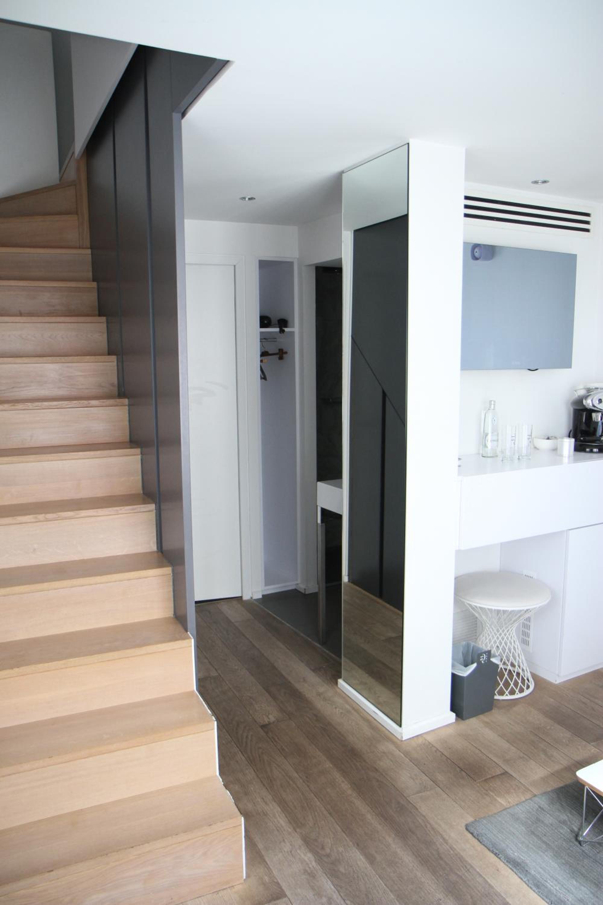 Duplex Suite - Photo 1