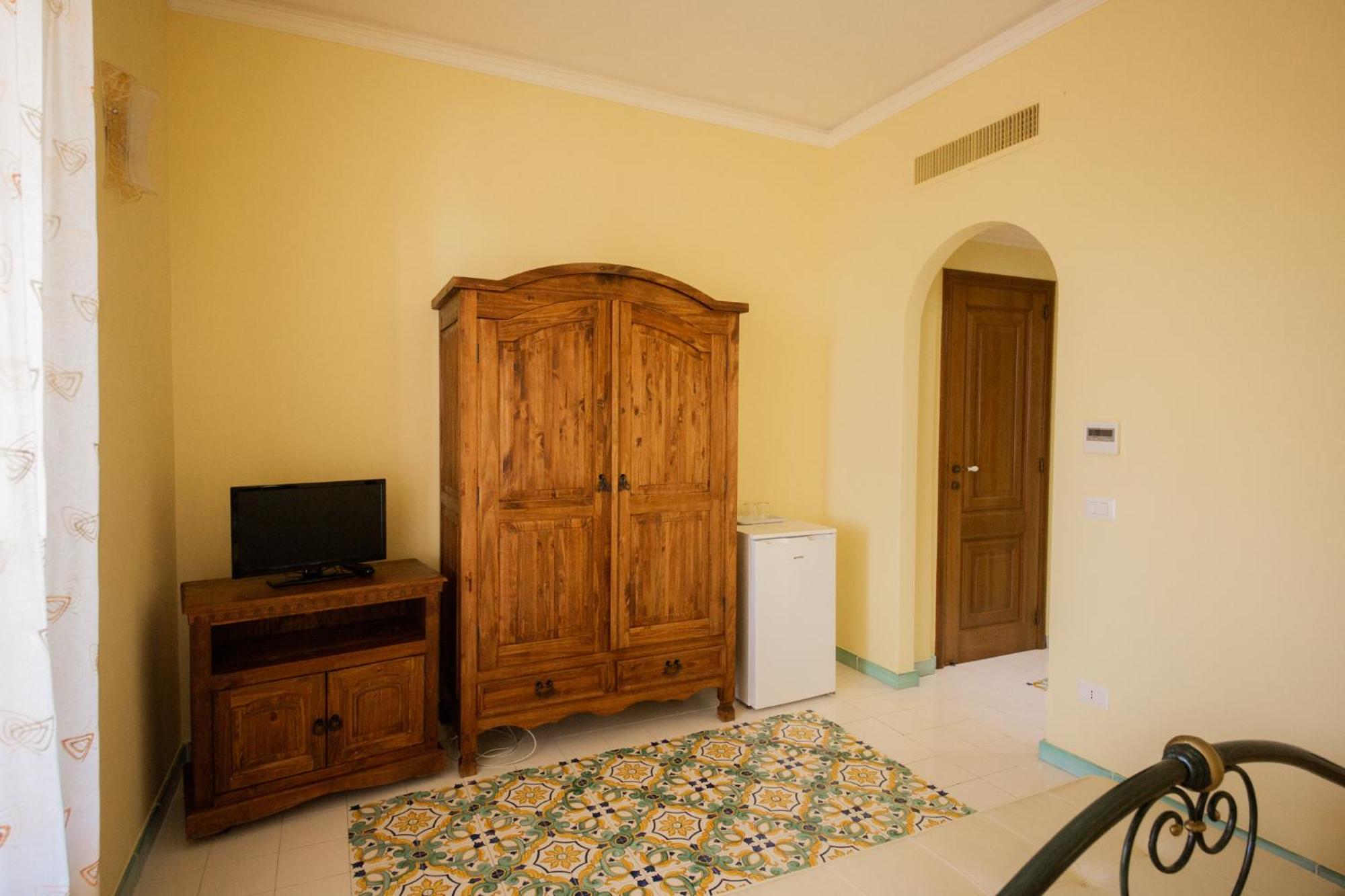 Double Room with Sea View photo 2