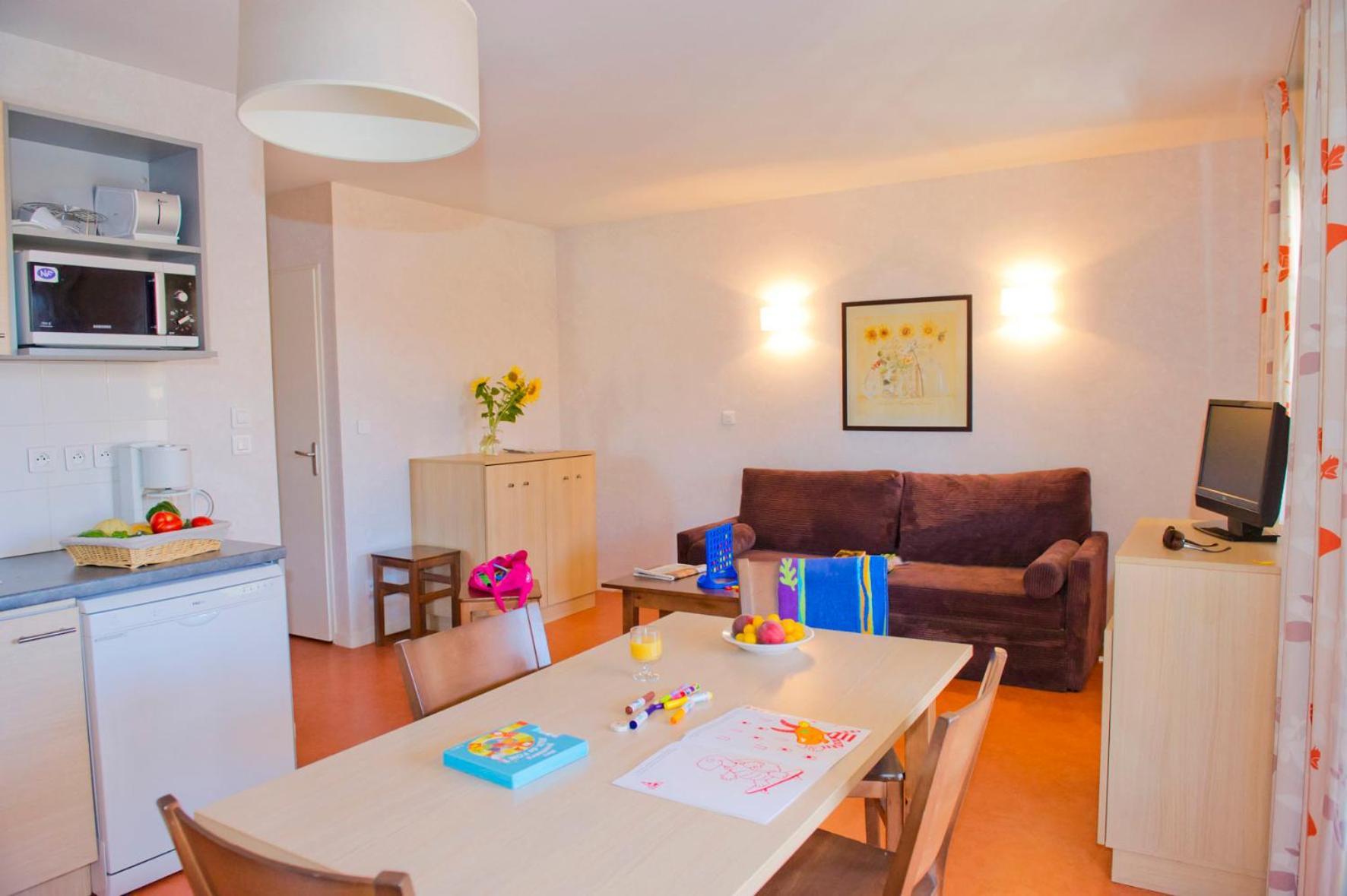 One-Bedroom Apartment (6 Adults)