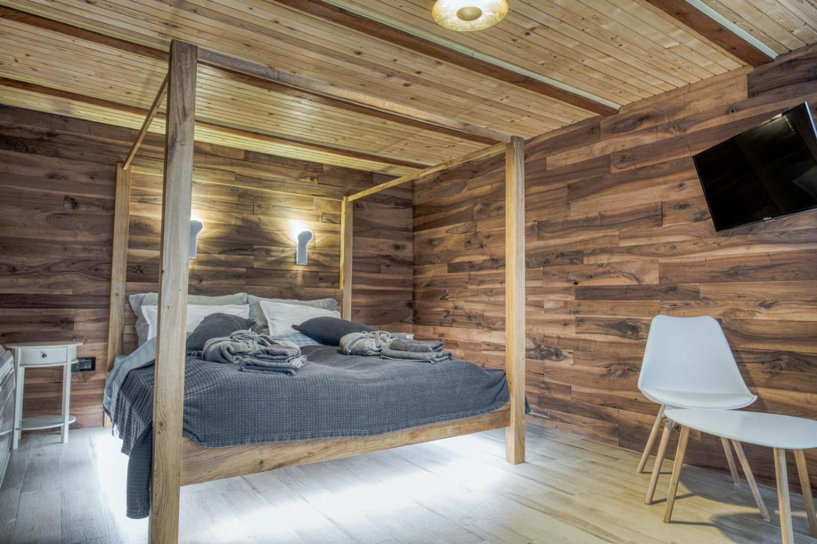 Deluxe Double Room with Bath