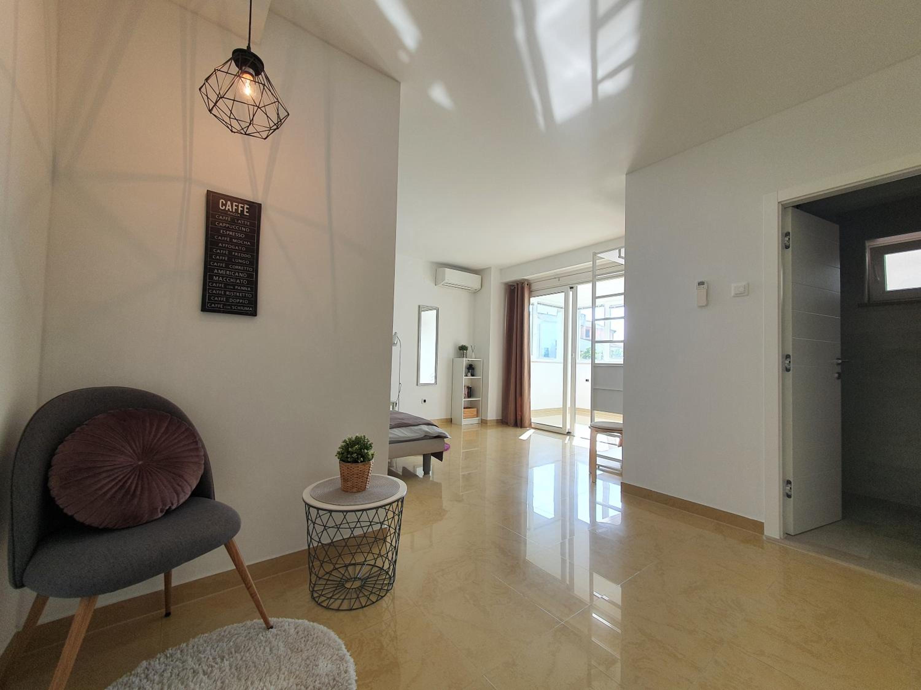 Apartment with Garden View