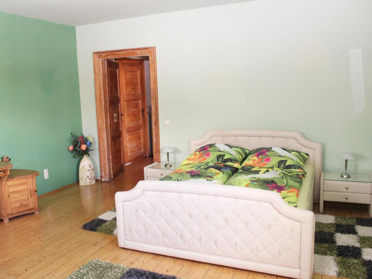 Three-Bedroom Apartment photo 2