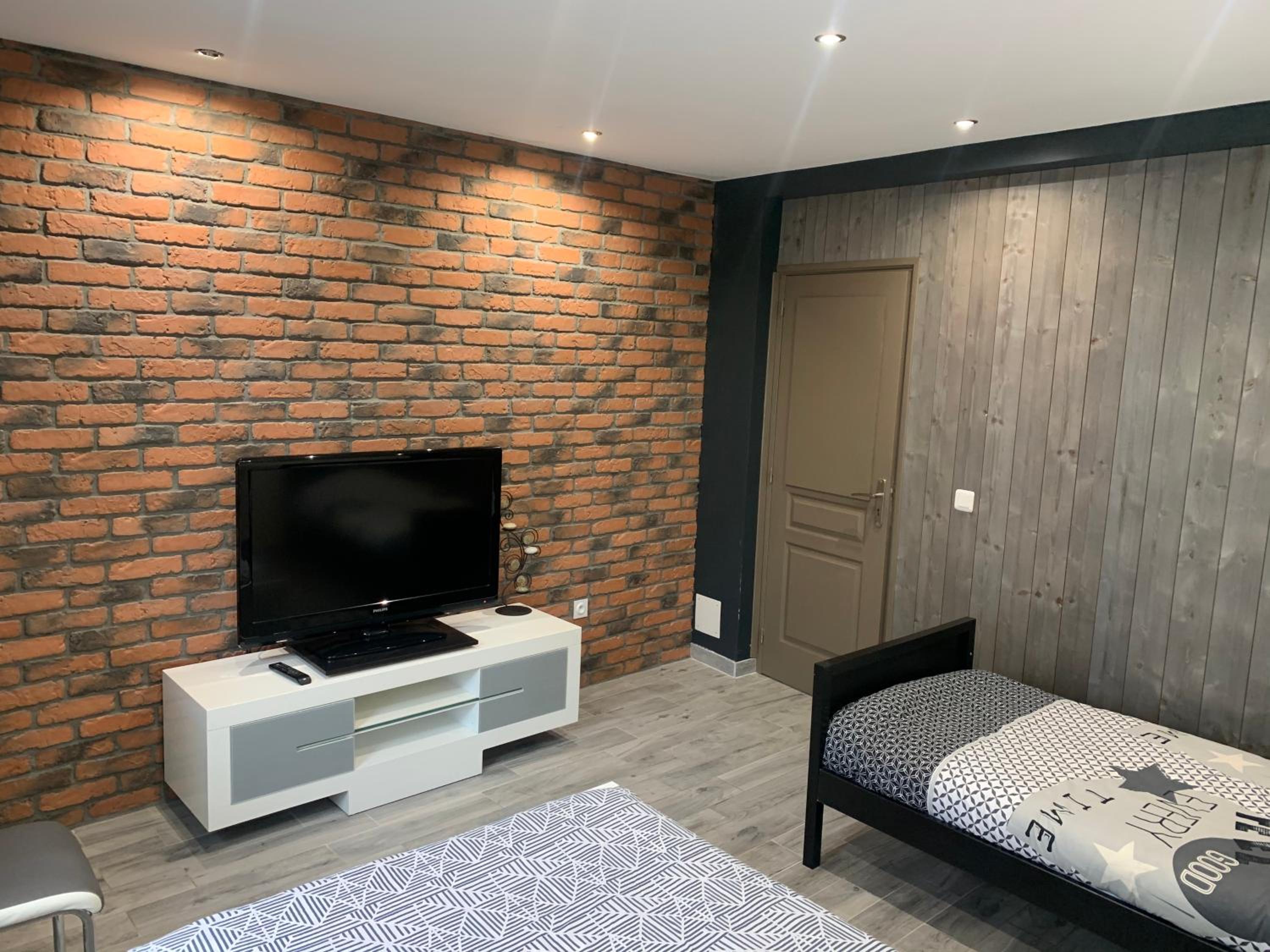 Family Room with Private Bathroom photo 1