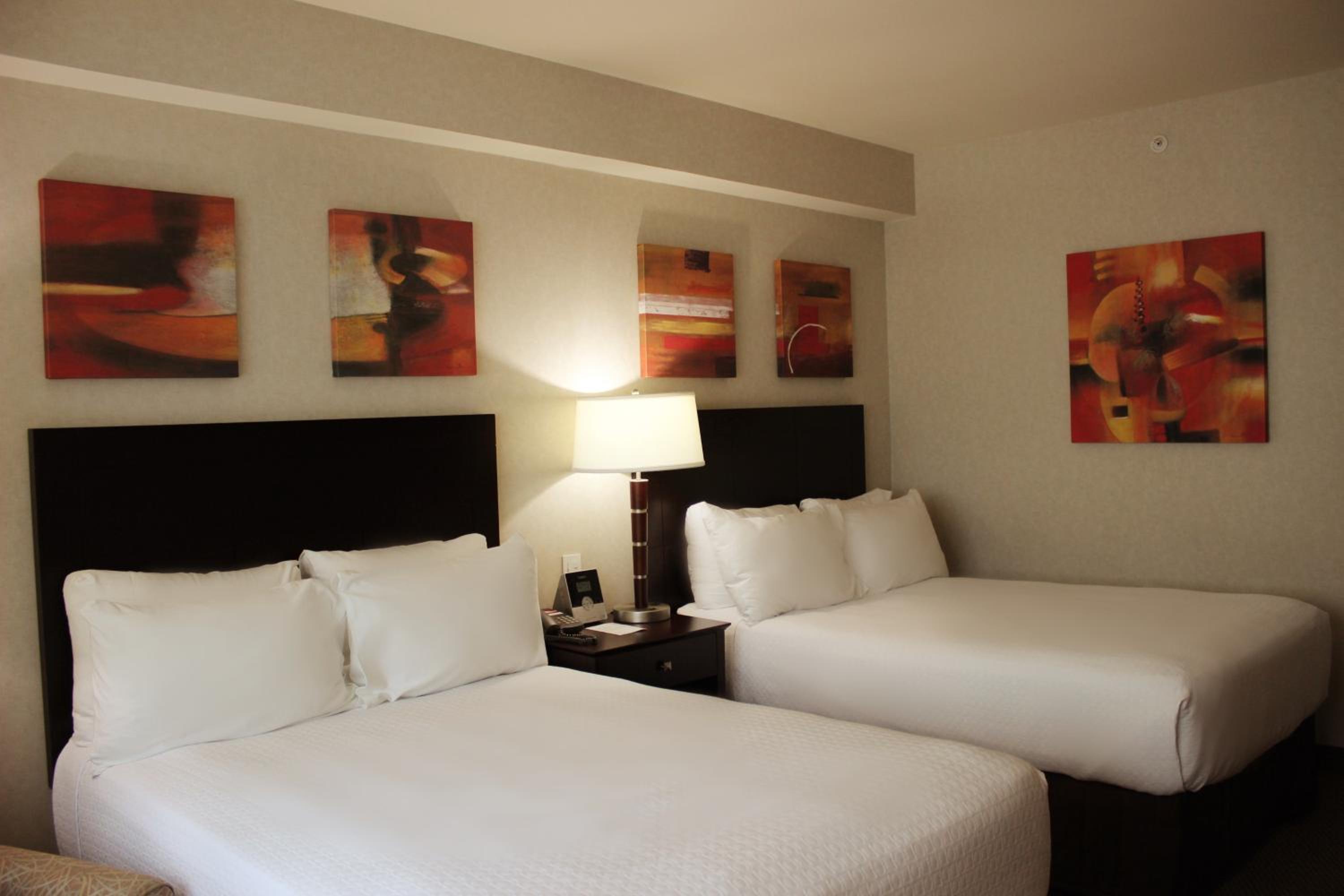 Standard Double Room with Two Double Beds - Disability Access - Photo 2