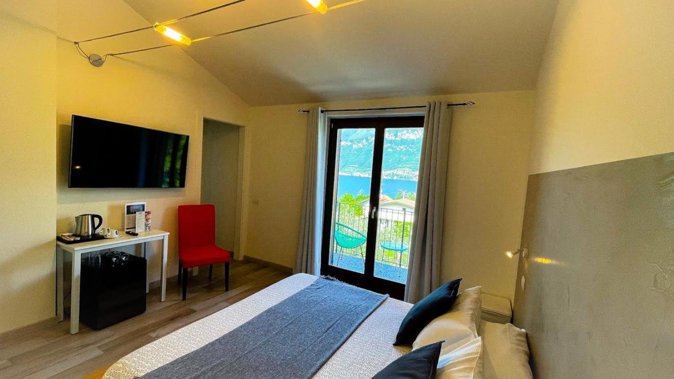 Suite with Lake View photo 3