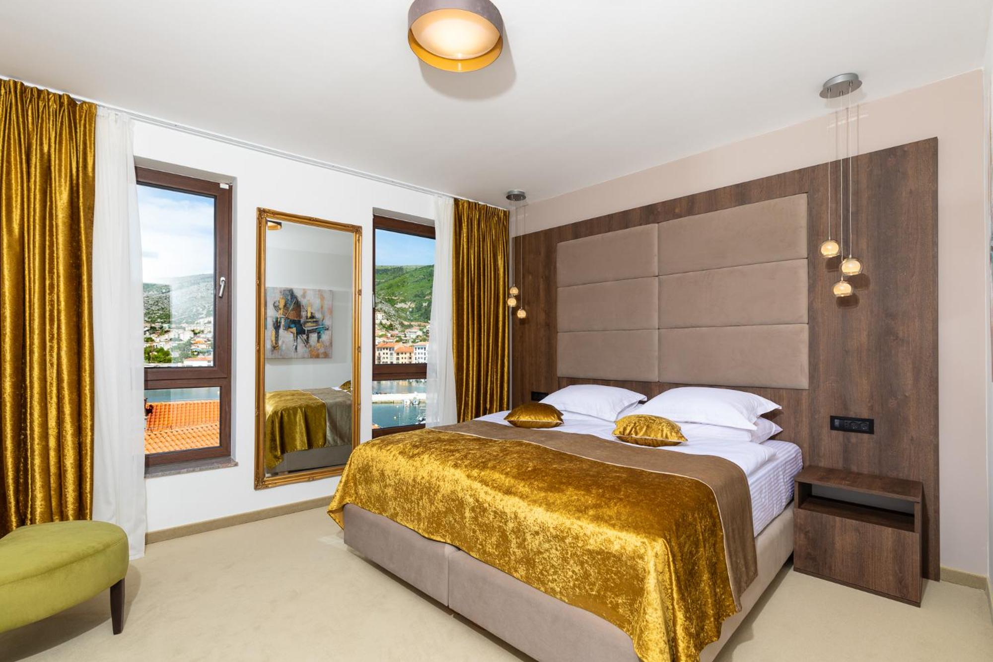 Deluxe Double Room with Sea View - Photo 1