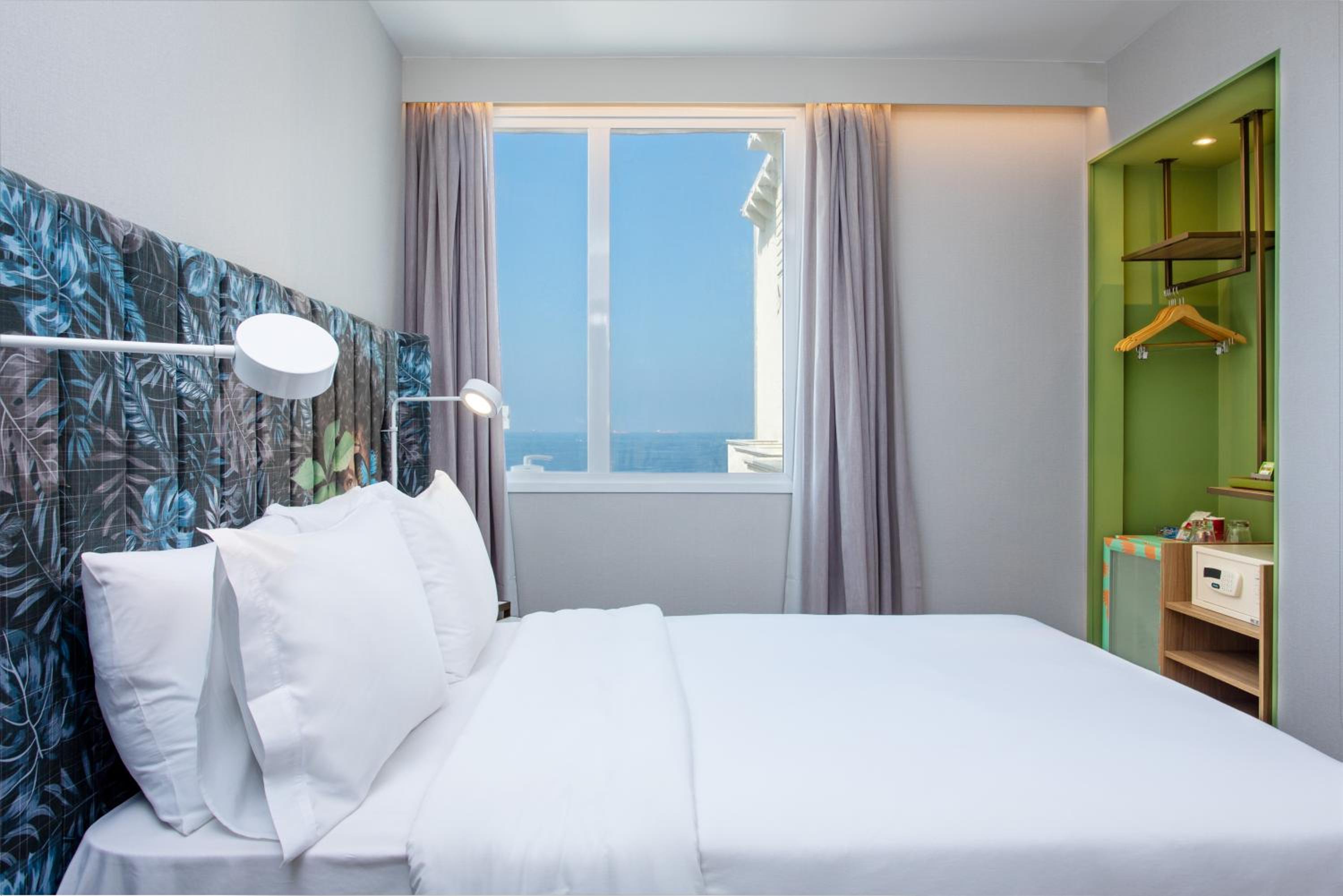 Executivo Casal Vista Parcial do Mar