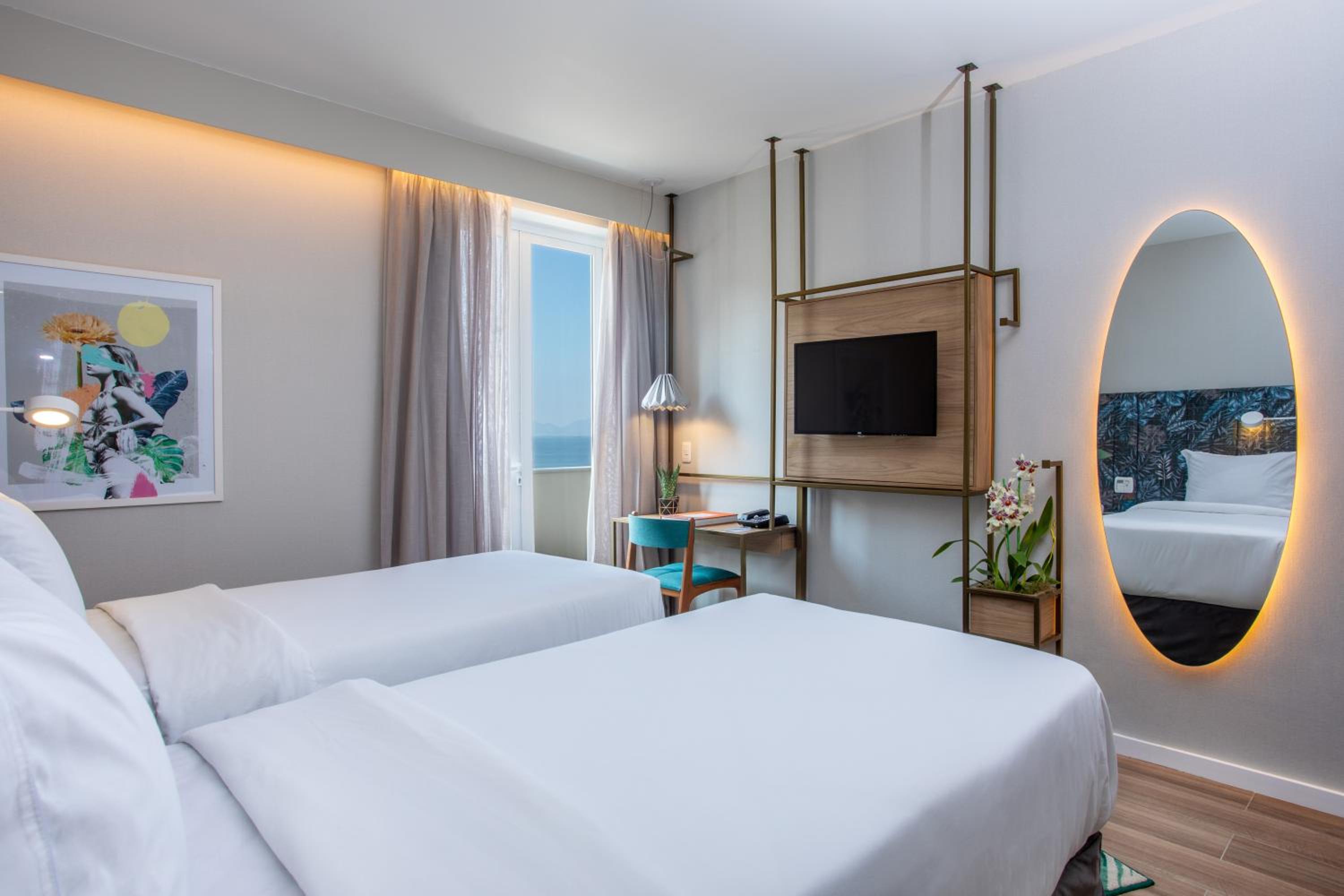 Executivo Solteiro - Varanda e Vista Lateral Mar