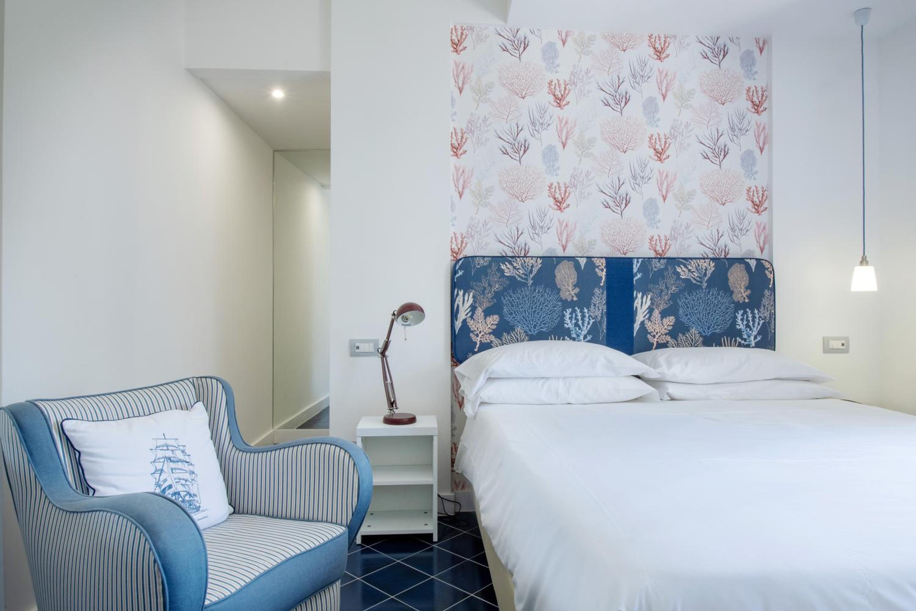 Deluxe Double or Twin Room - Photo 17