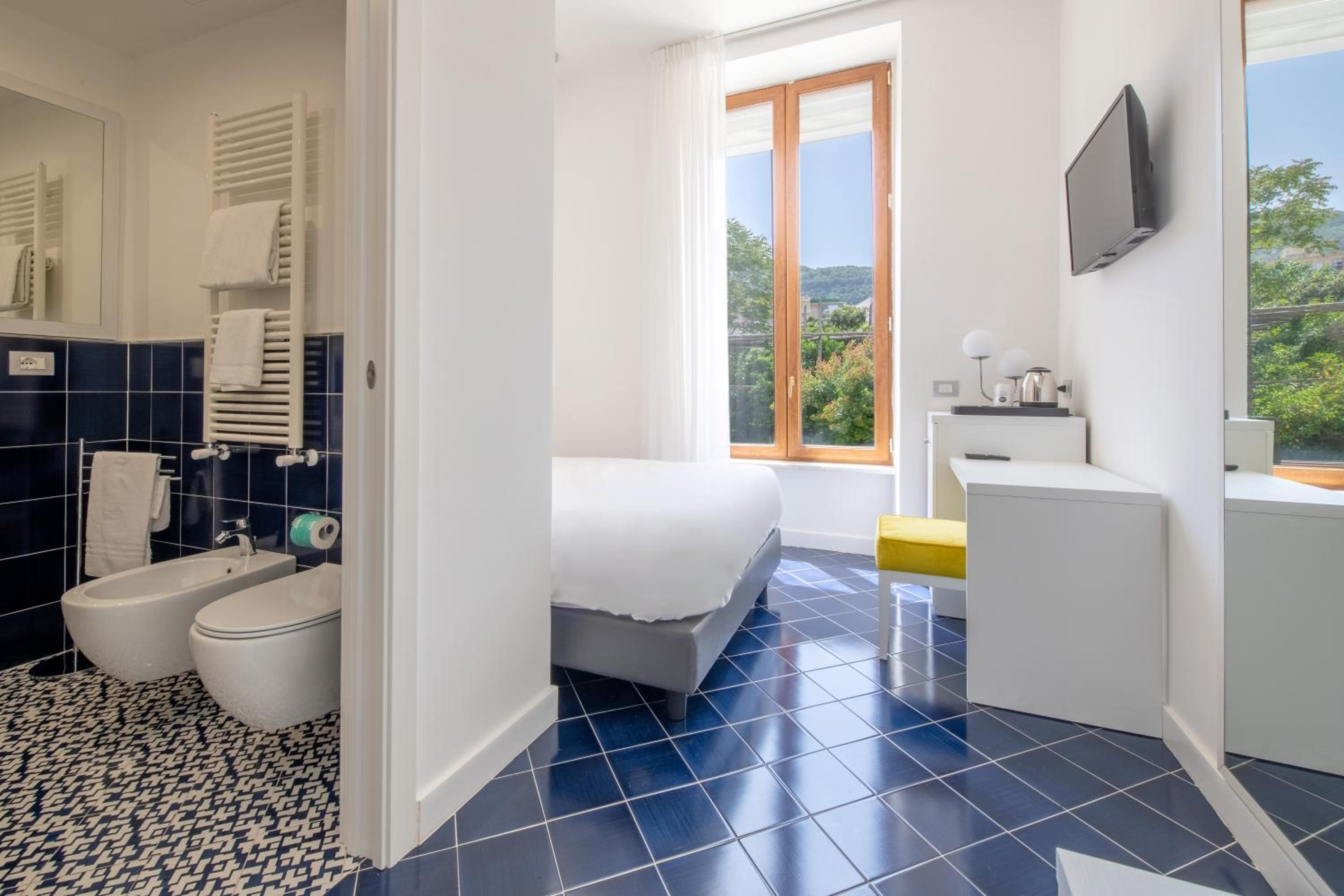 Single Room photo 3
