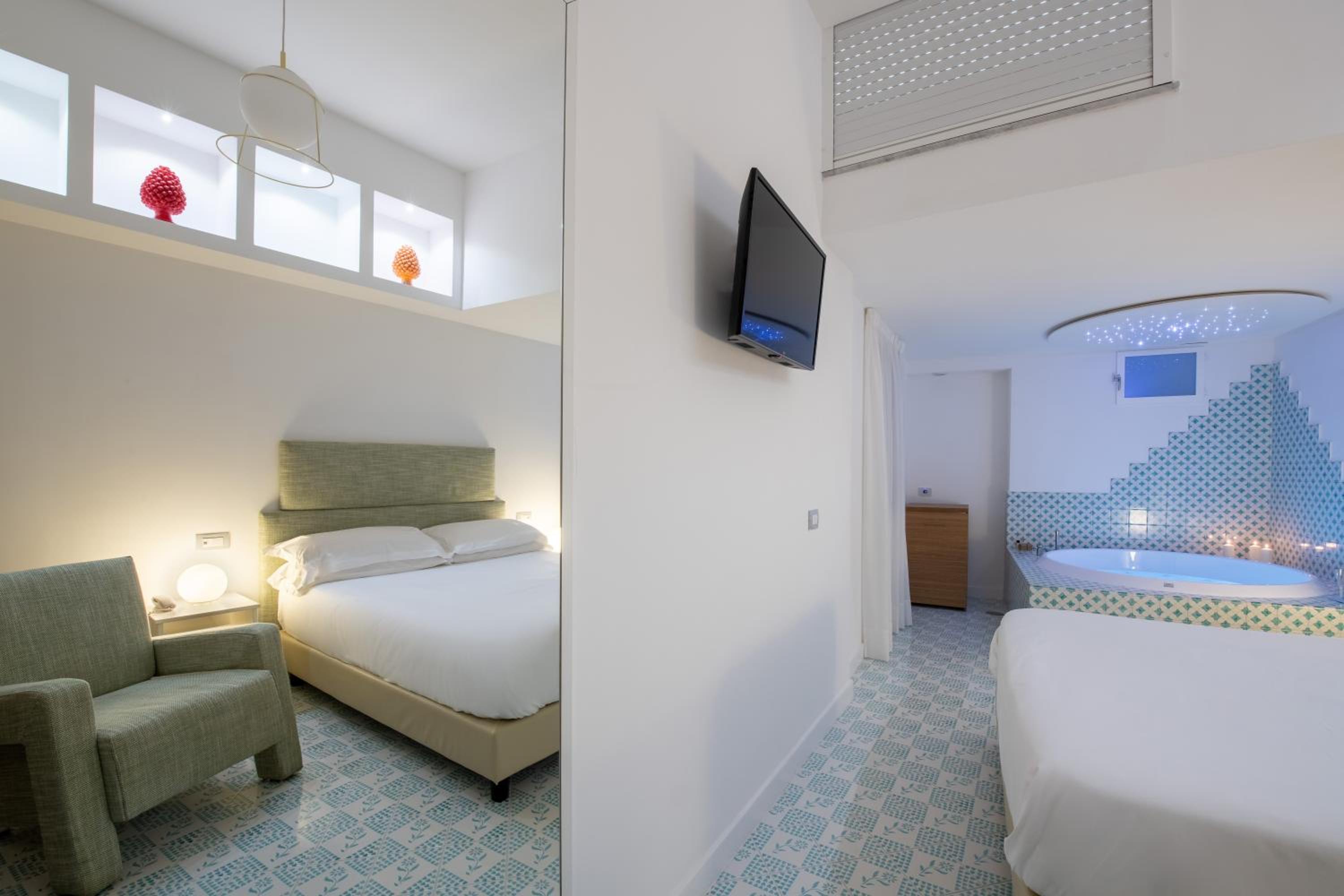 Suite with Hot Tub