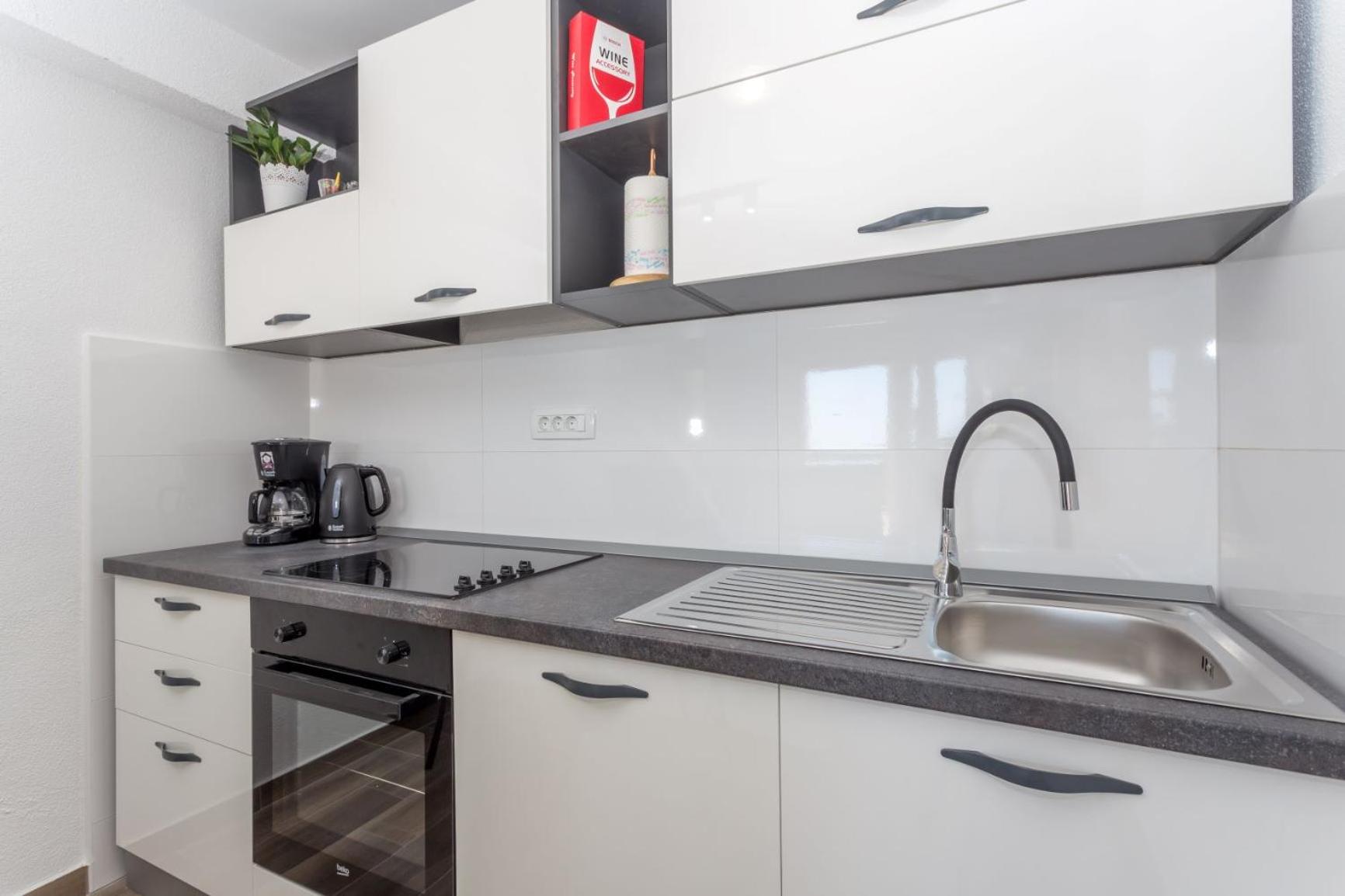 One-Bedroom Apartment - Photo 13