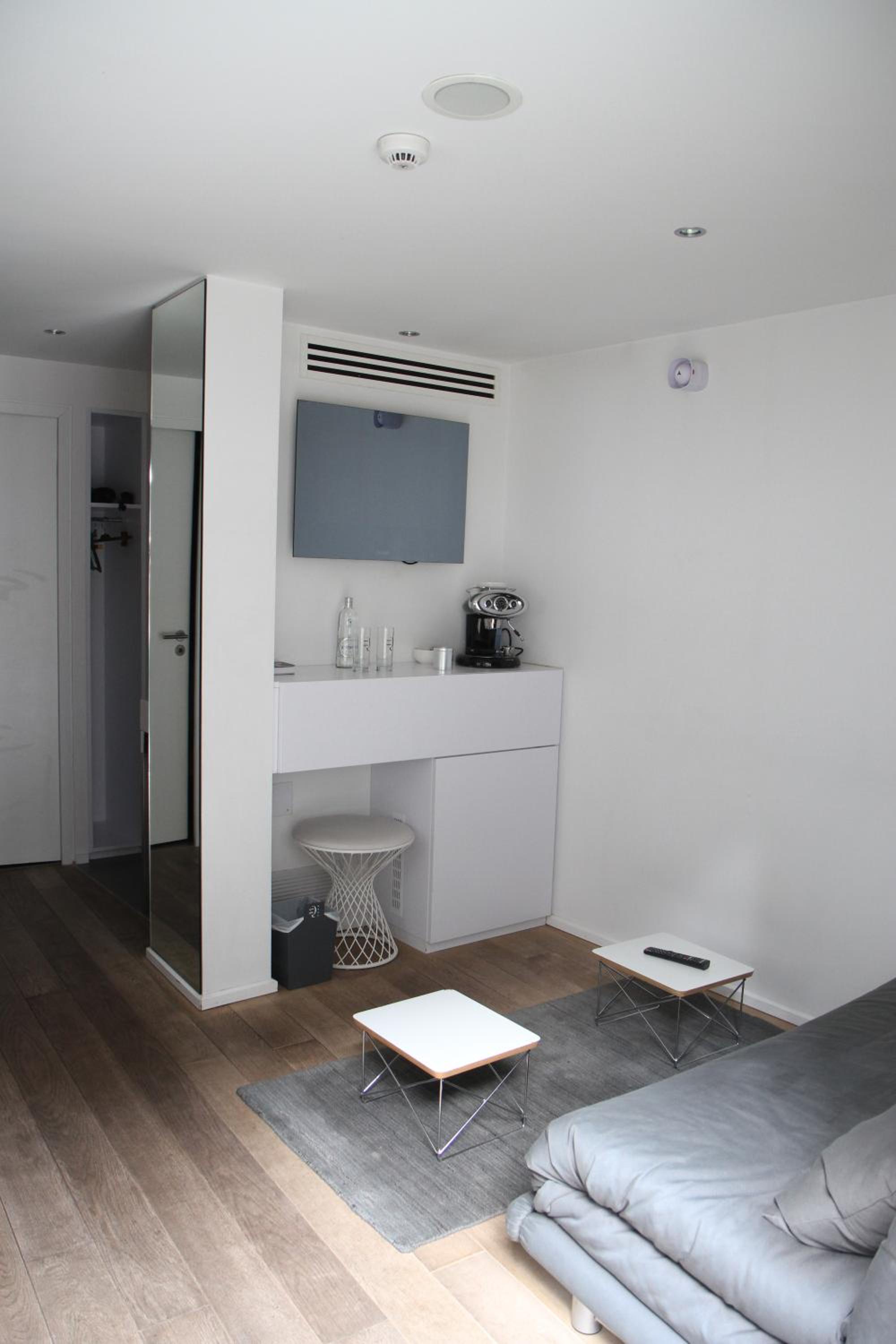 Duplex Suite - Photo 4