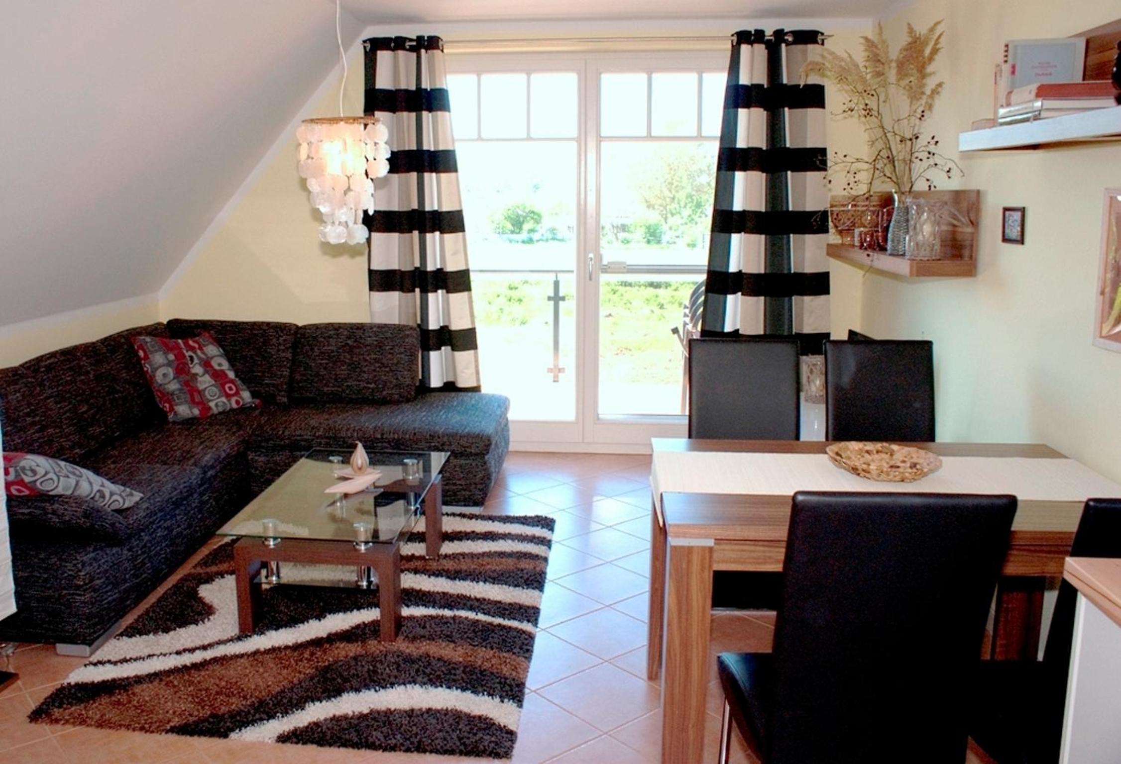 Apartment with Balcony photo 1