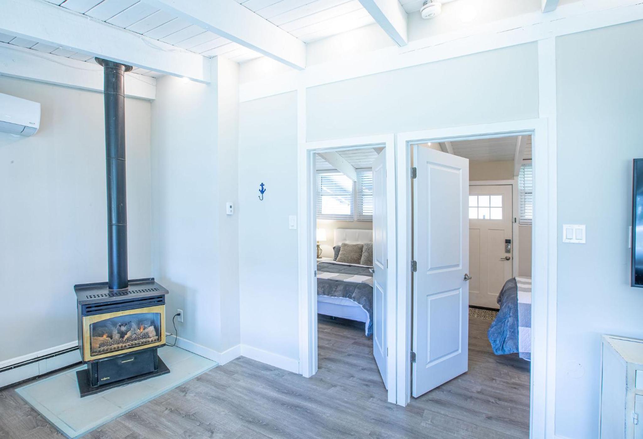 Two-Bedroom Suite - Photo 2
