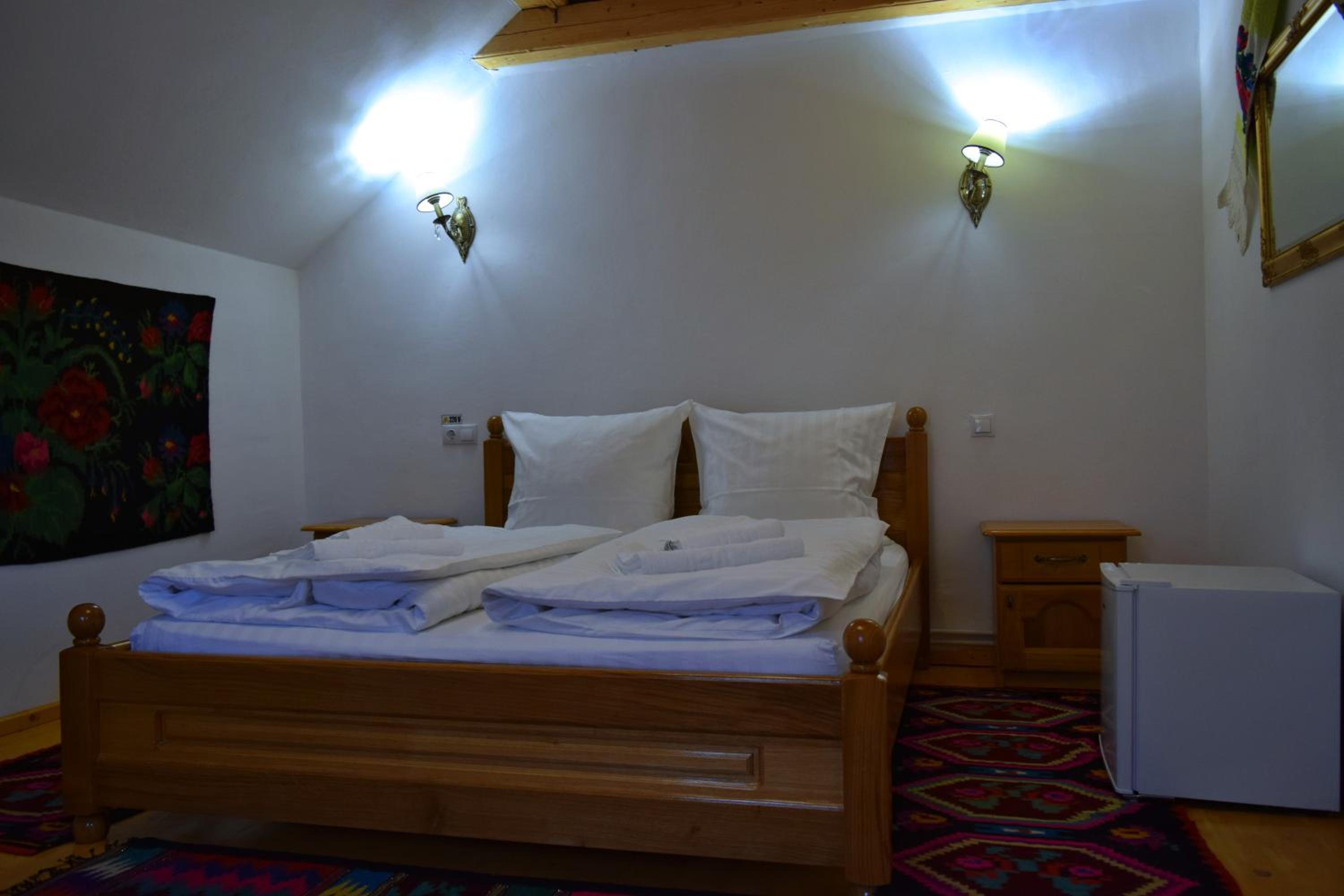 Double Room with Private Bathroom - Photo 2