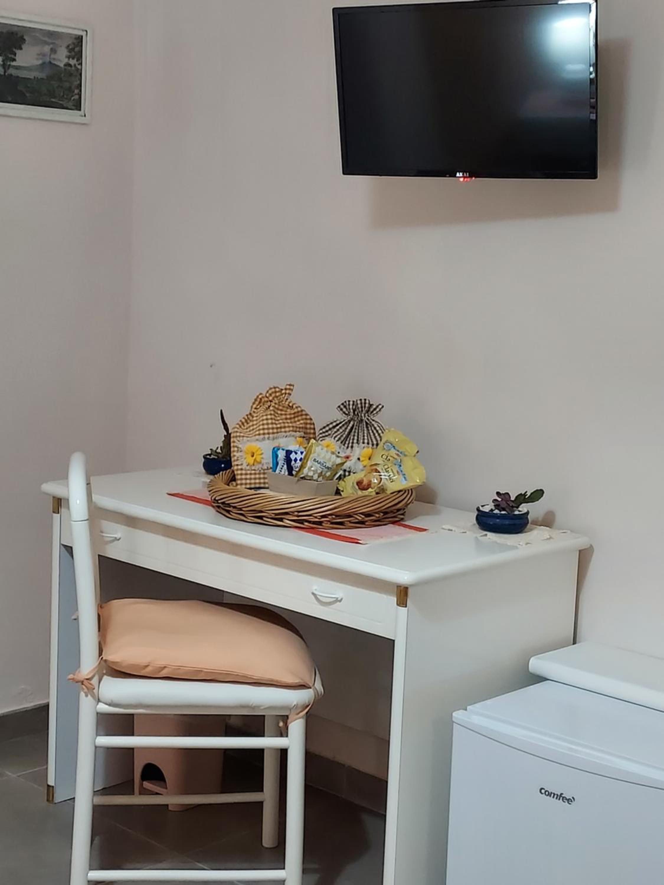 Double or Twin Room - Photo 4