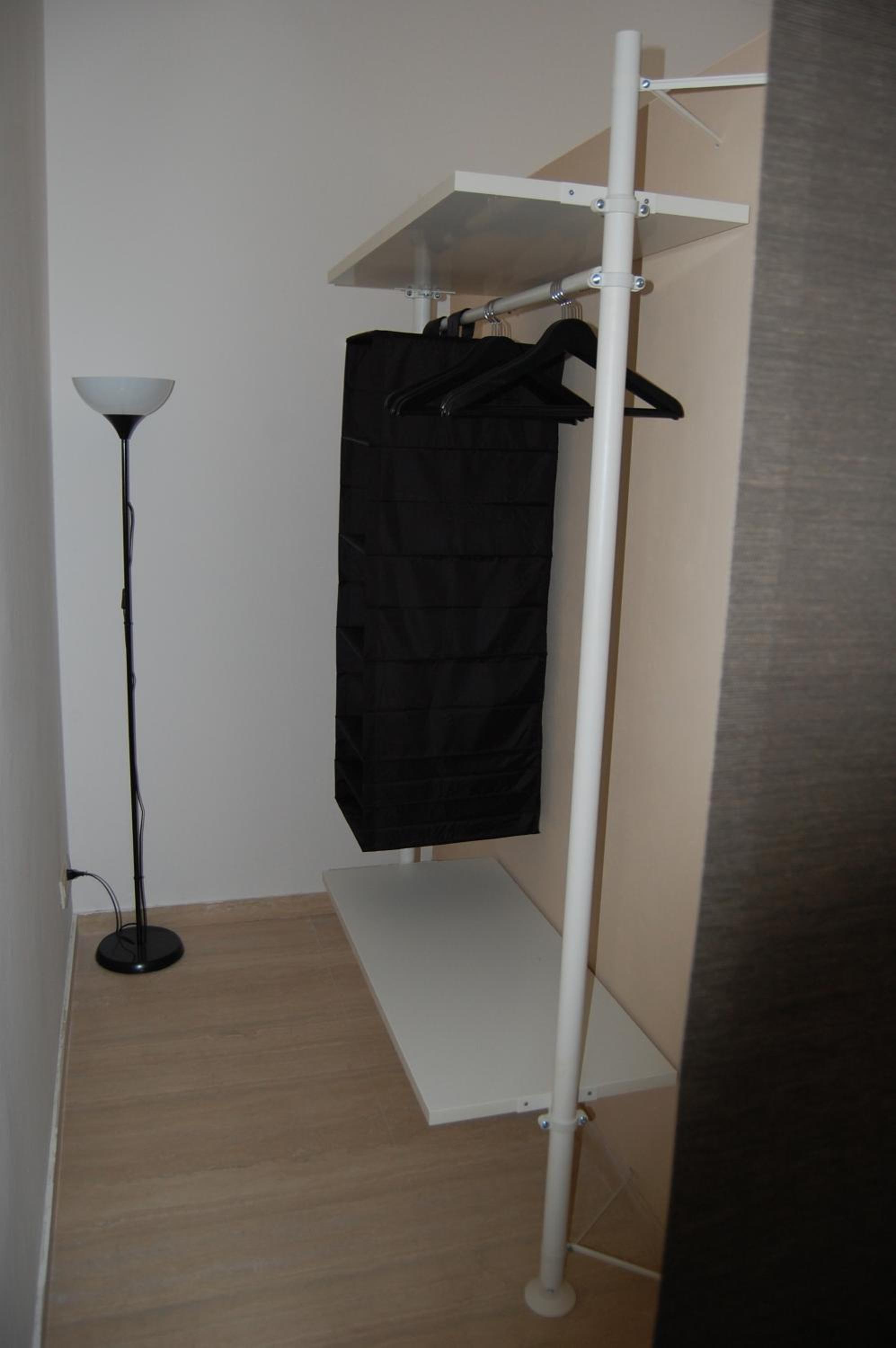 Double Room with Private External Bathroom - Photo 2