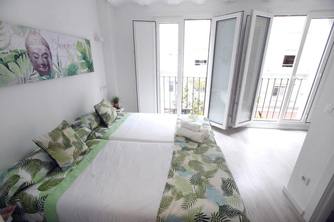 Four-Bedroom House - Photo 36