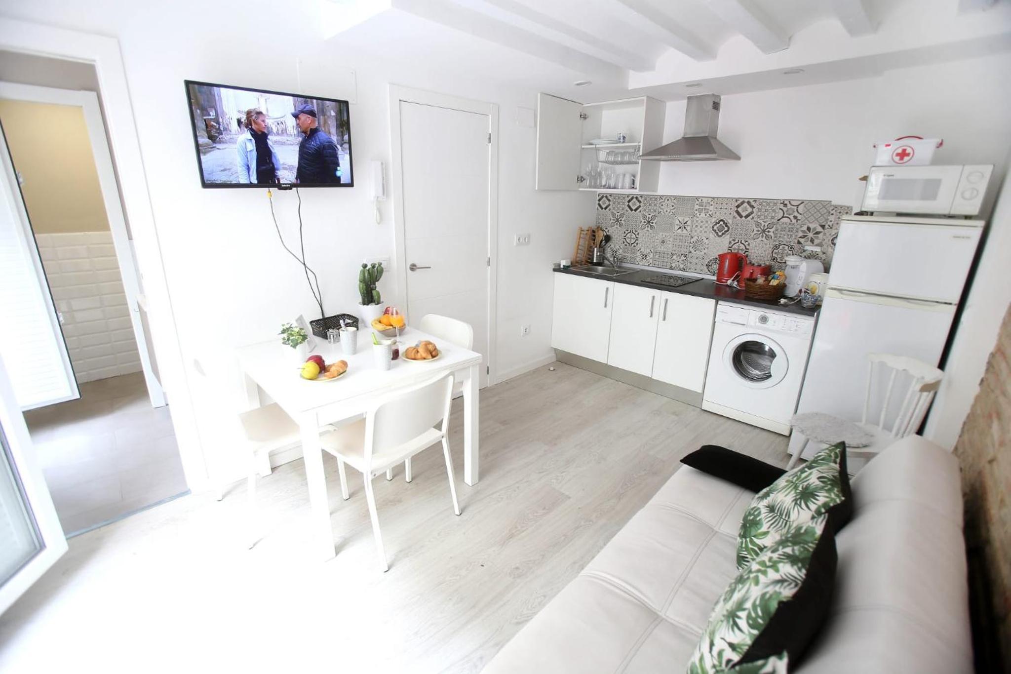 Four-Bedroom House - Photo 32