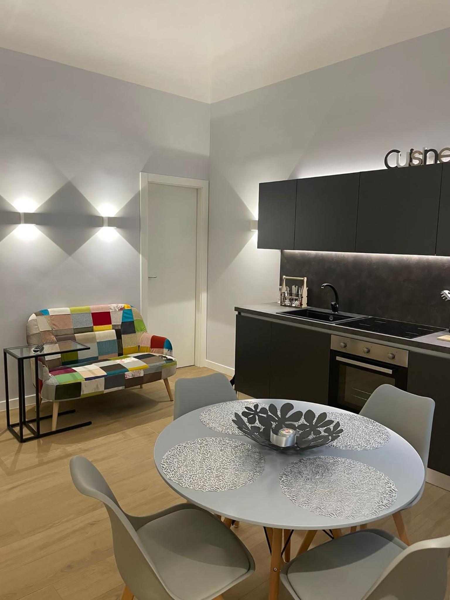 Two-Bedroom Apartment - Photo 9