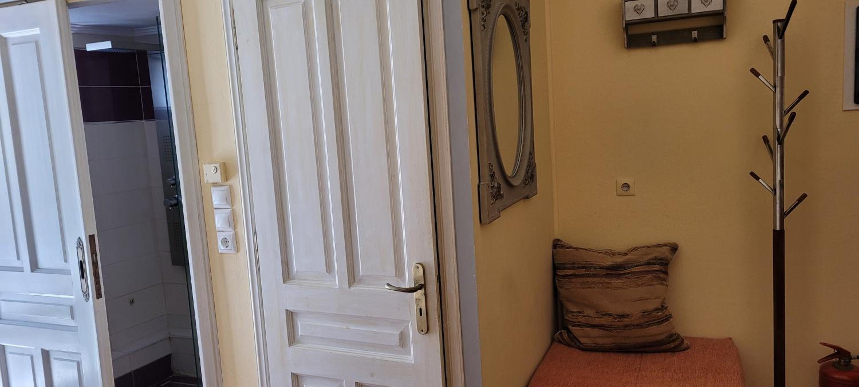 Deluxe Double Room with Balcony - Photo 2