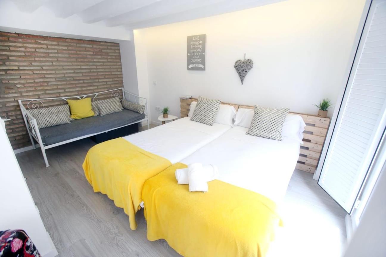 Four-Bedroom House - Photo 28