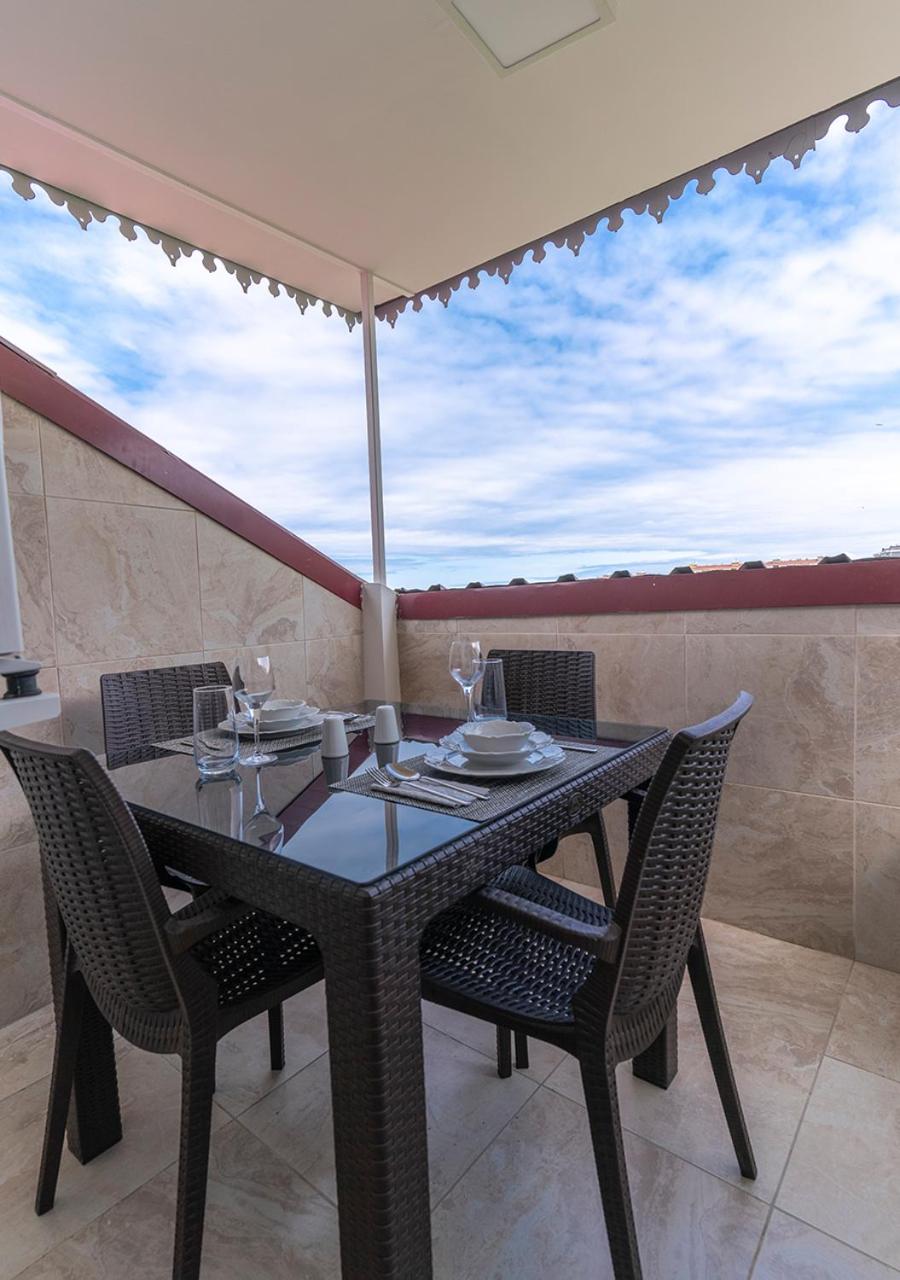 Apartment with Sea View - Photo 3