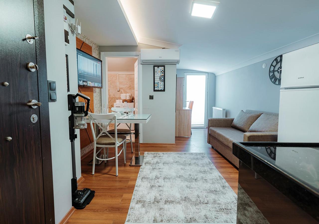 Apartment with Sea View - Photo 12