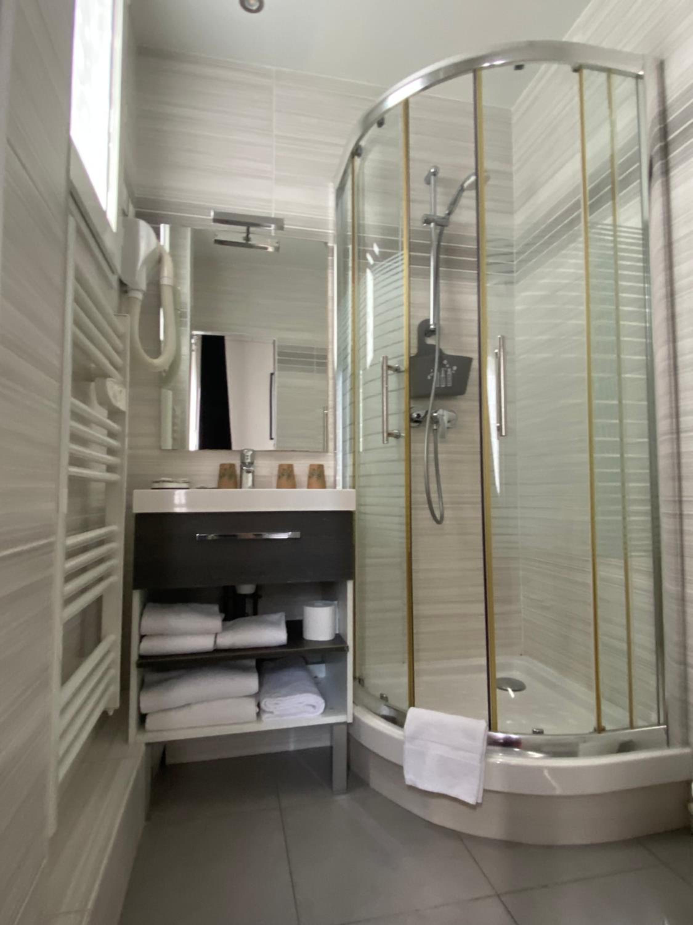 Triple Room - Photo 11