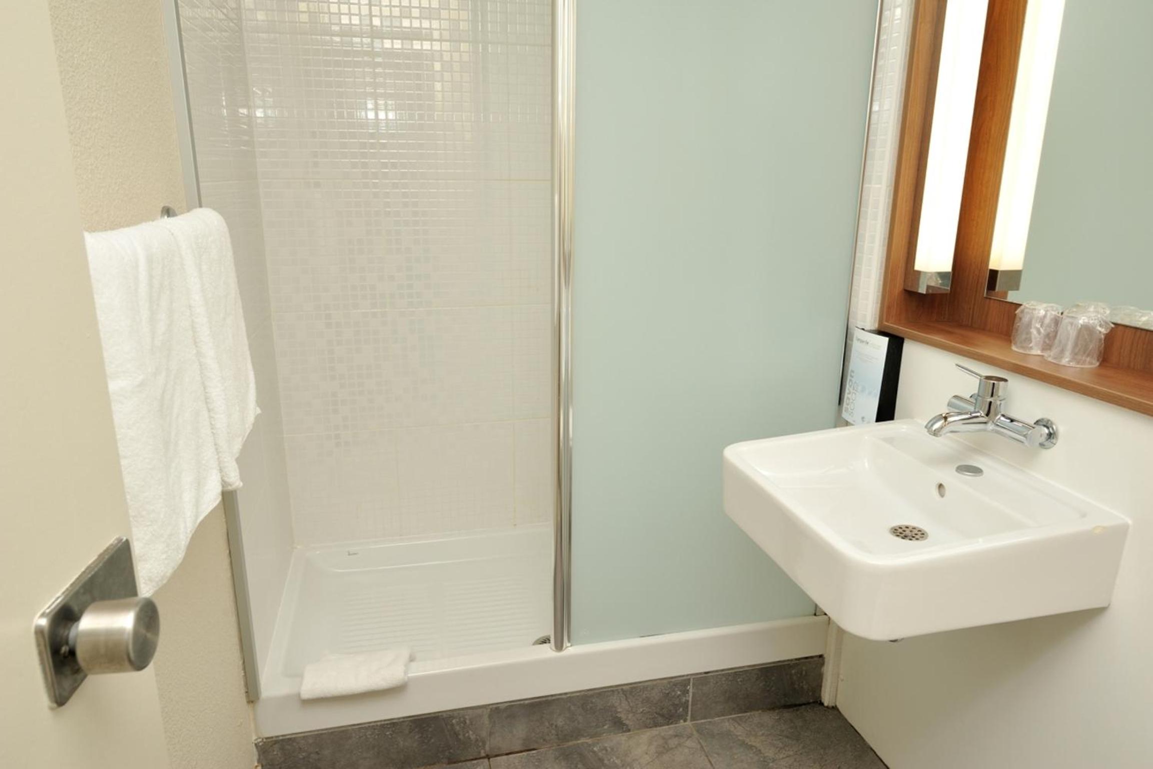Standard Double Room - Photo 5