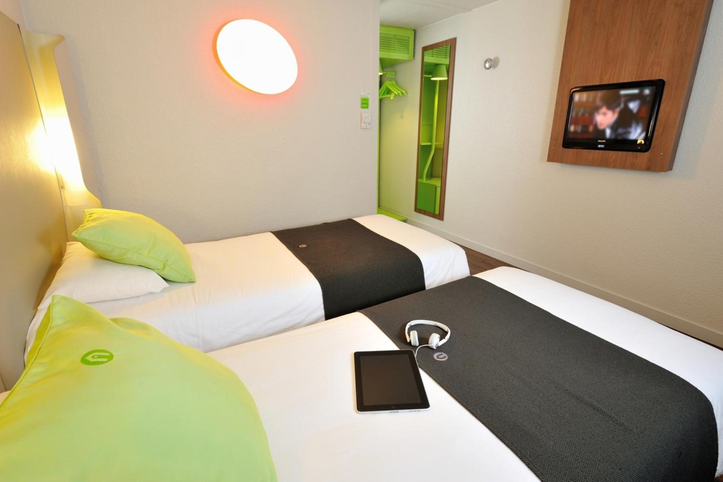 Standard Twin Room - Photo 3
