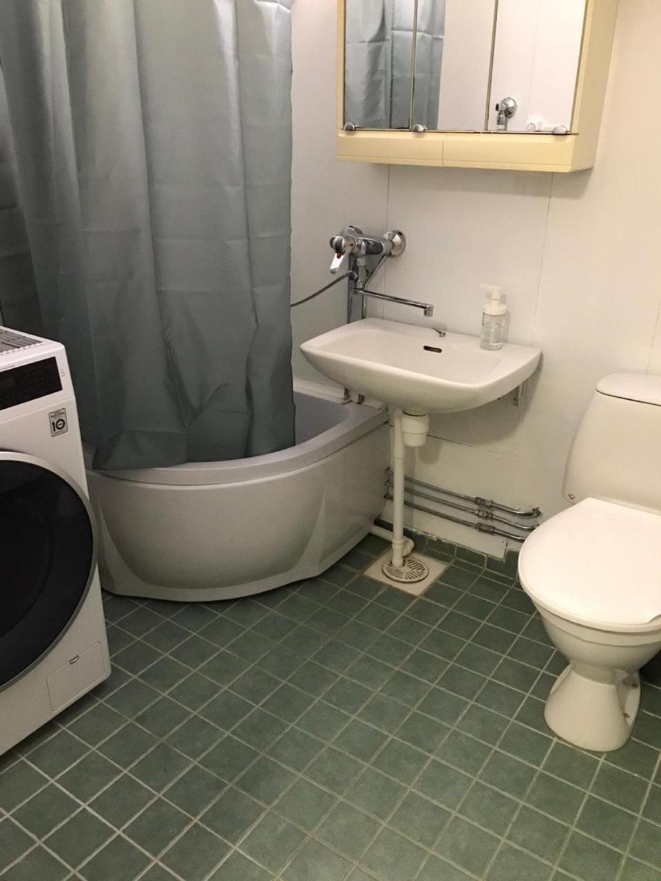 One-Bedroom Apartment - Photo 3