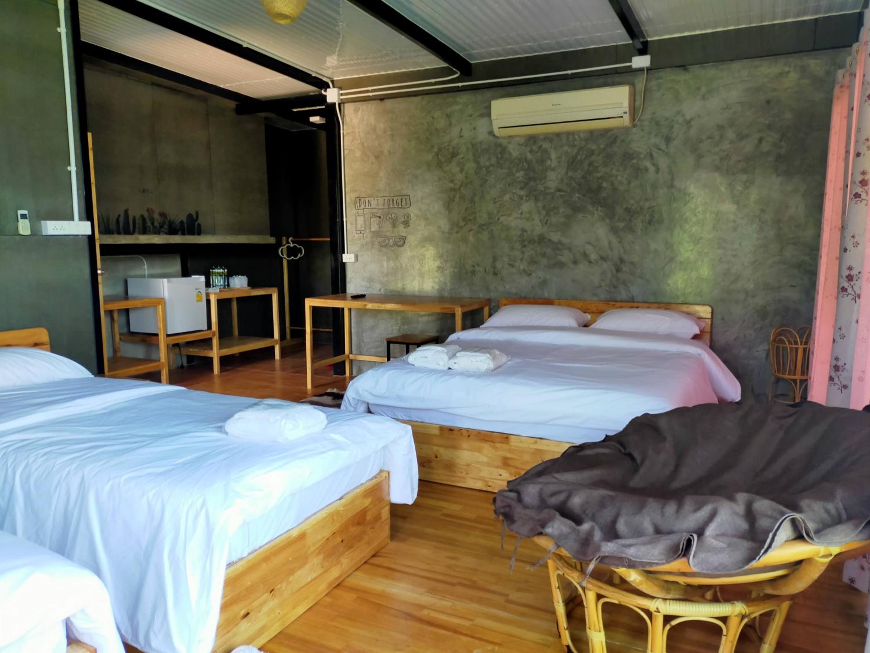 Deluxe Quadruple Room photo 2