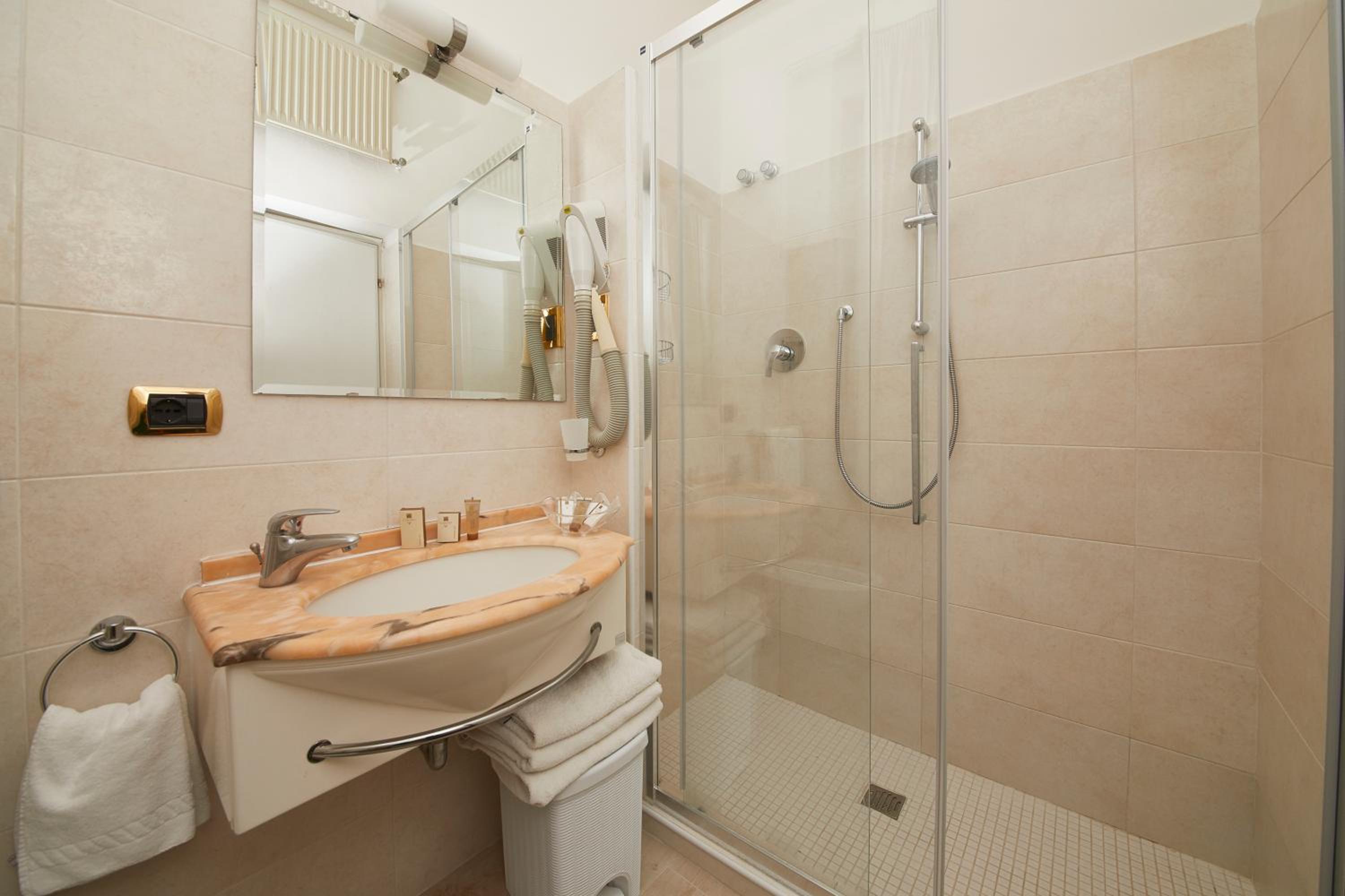 Triple Room - Photo 3