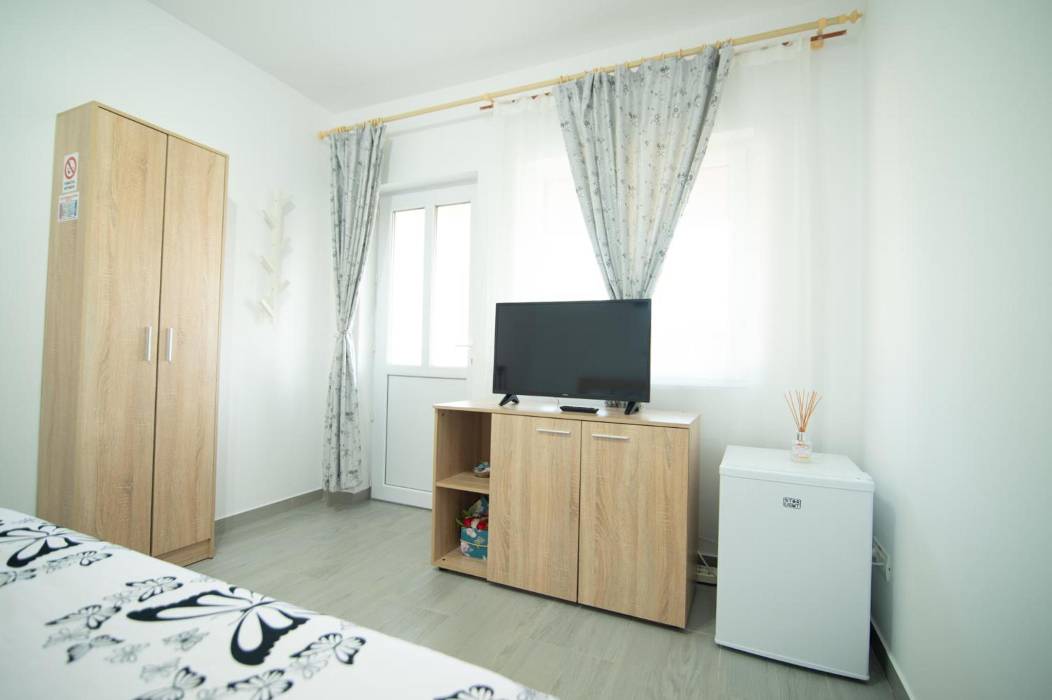 Double Room with Private Bathroom - Photo 5
