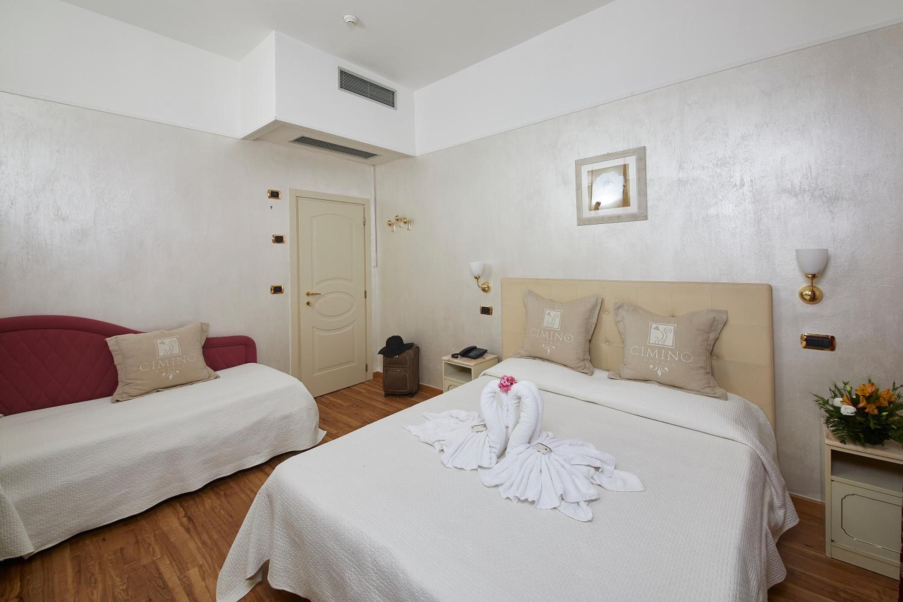 Triple Room - Photo 10