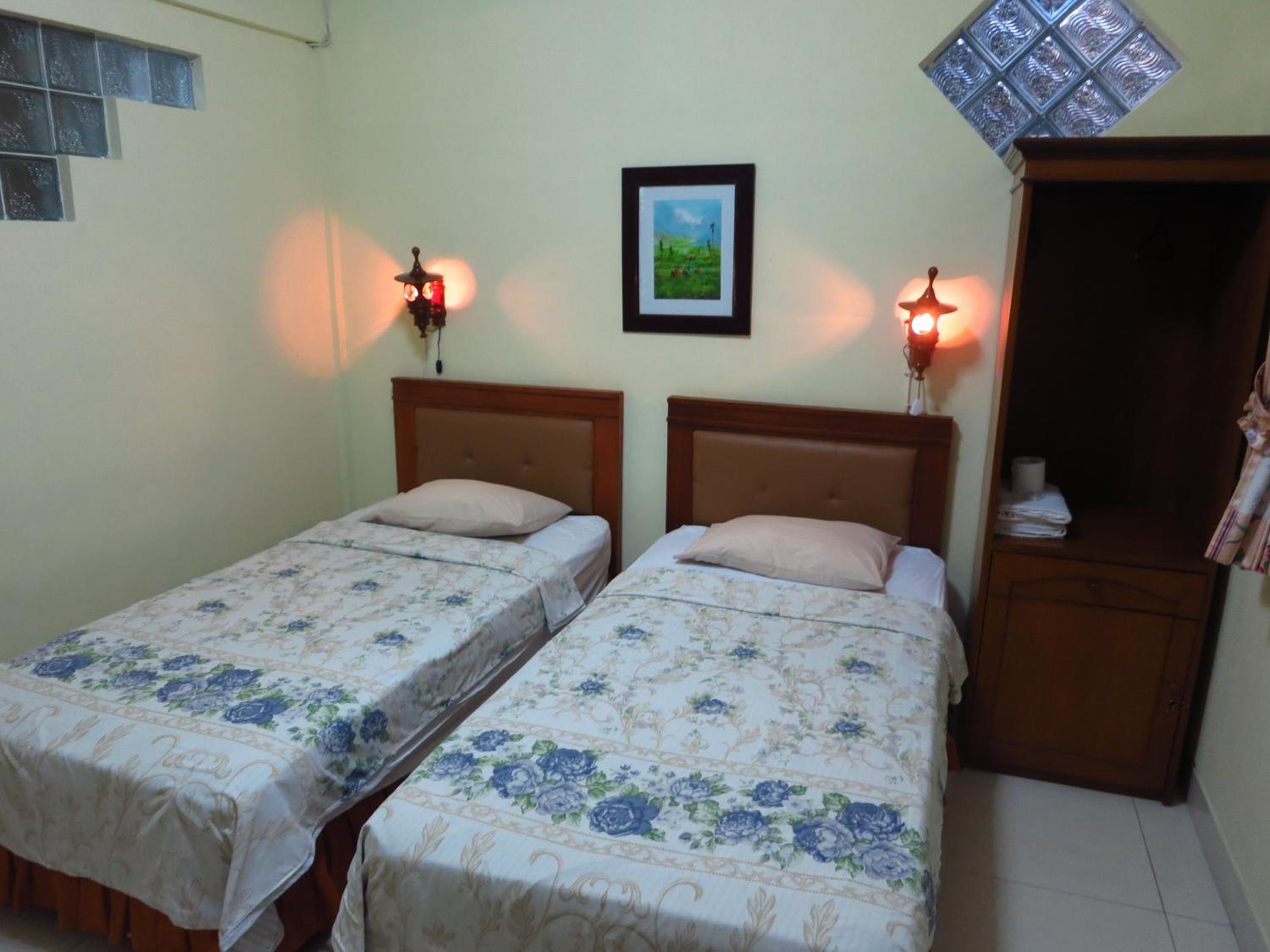 Standard Double or Twin Room - Photo 8