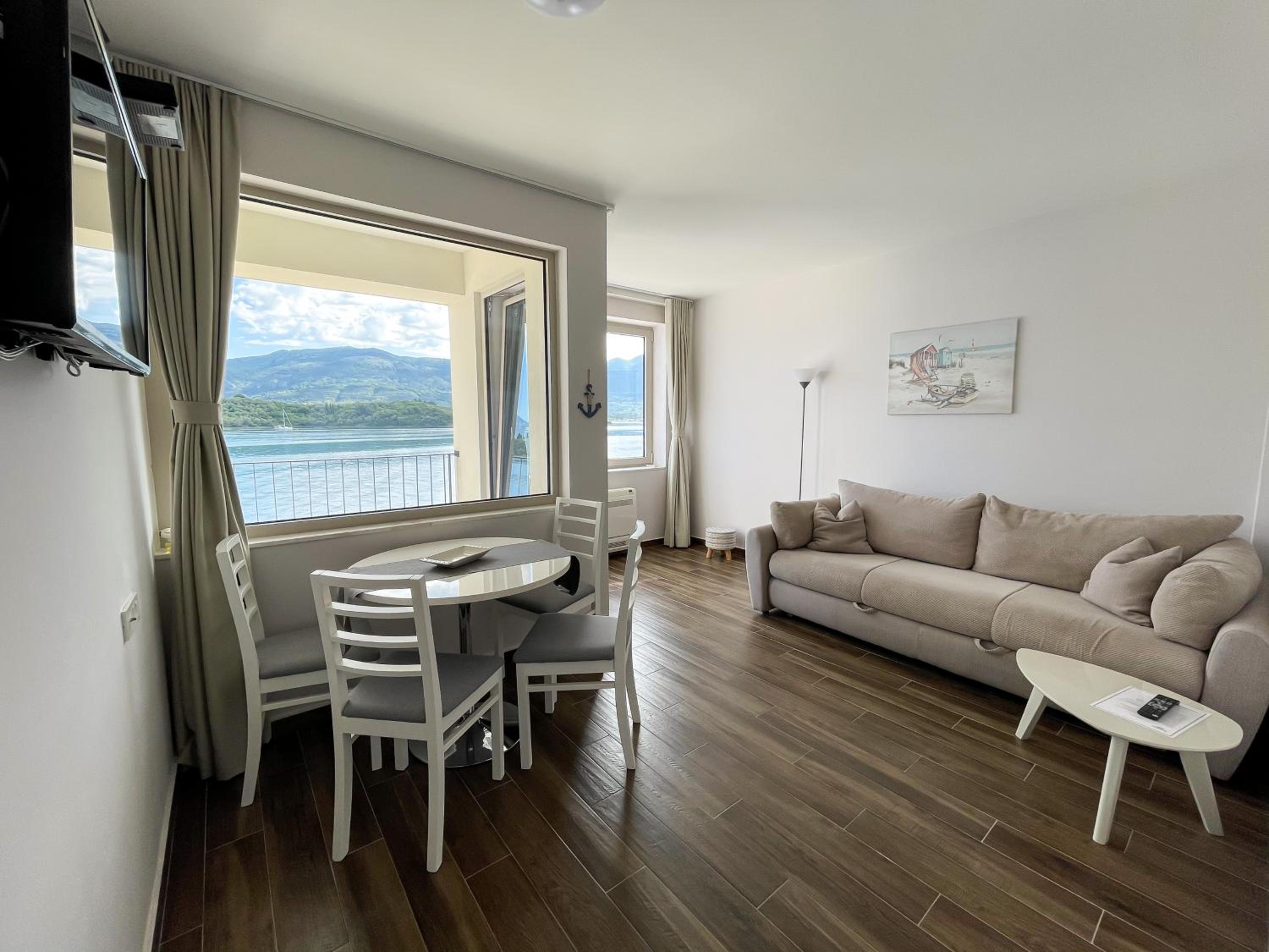 Apartment with Sea View photo 3