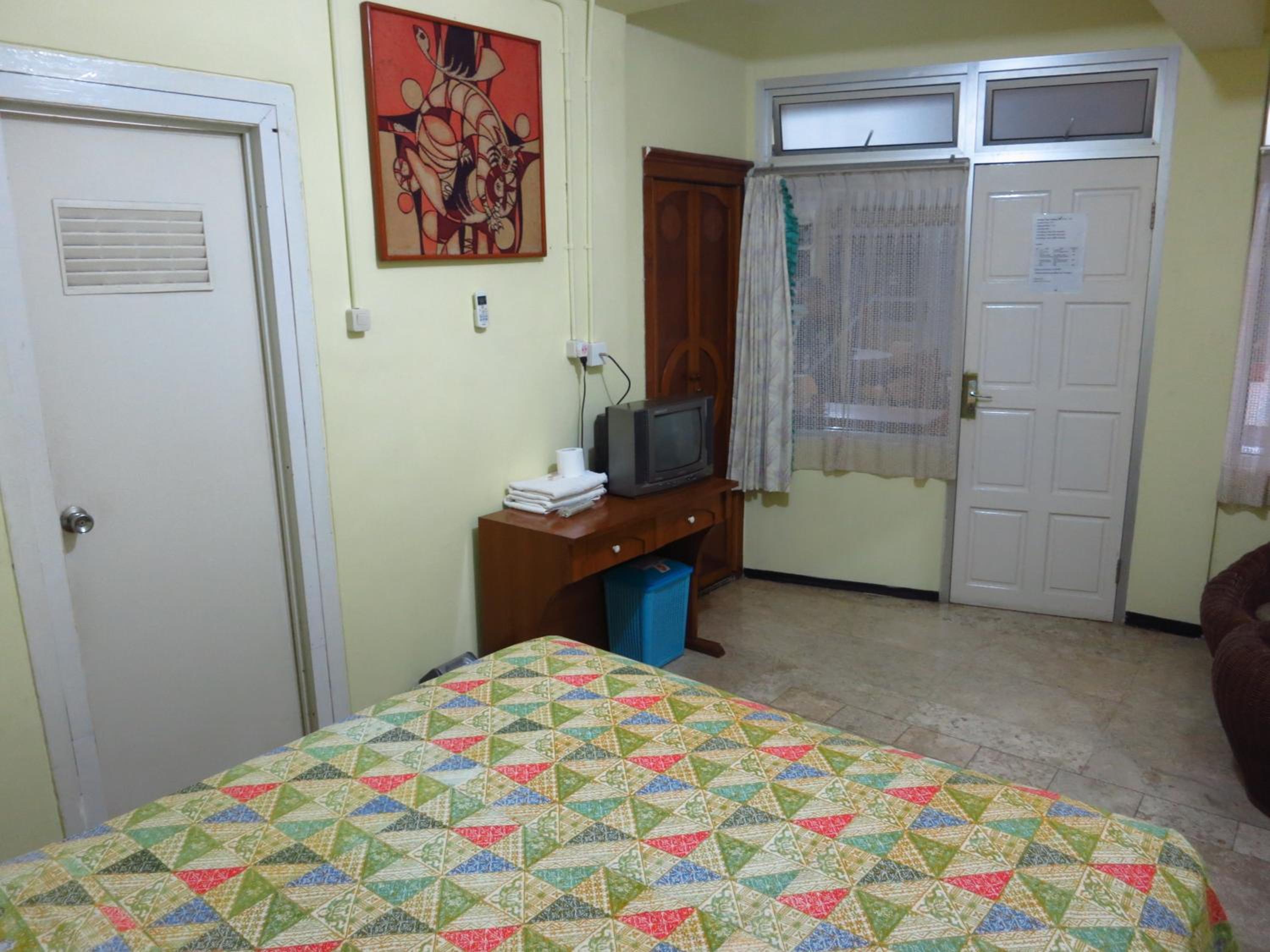 Standard Double or Twin Room - Photo 6