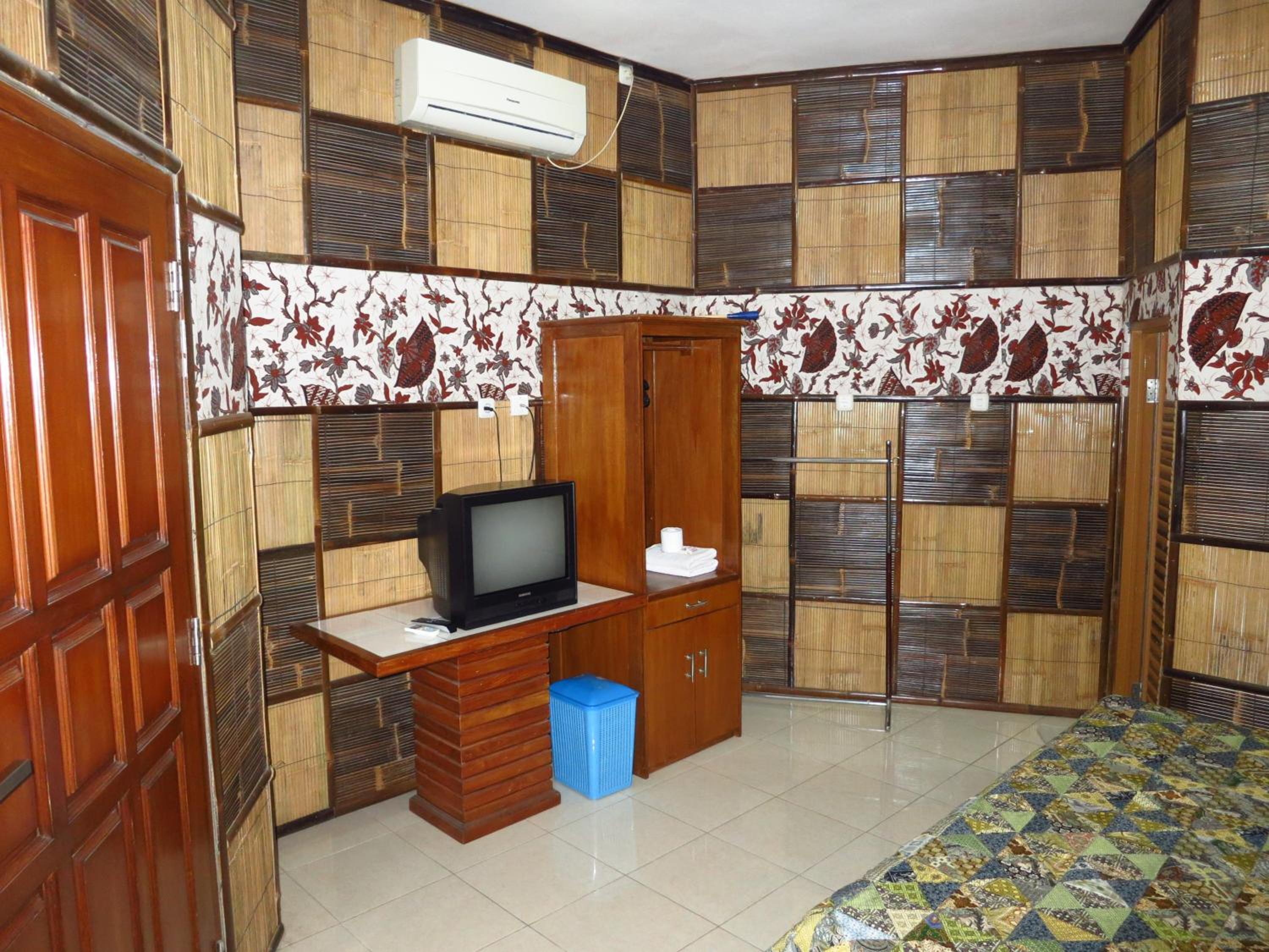 Deluxe Double or Twin Room - Photo 8