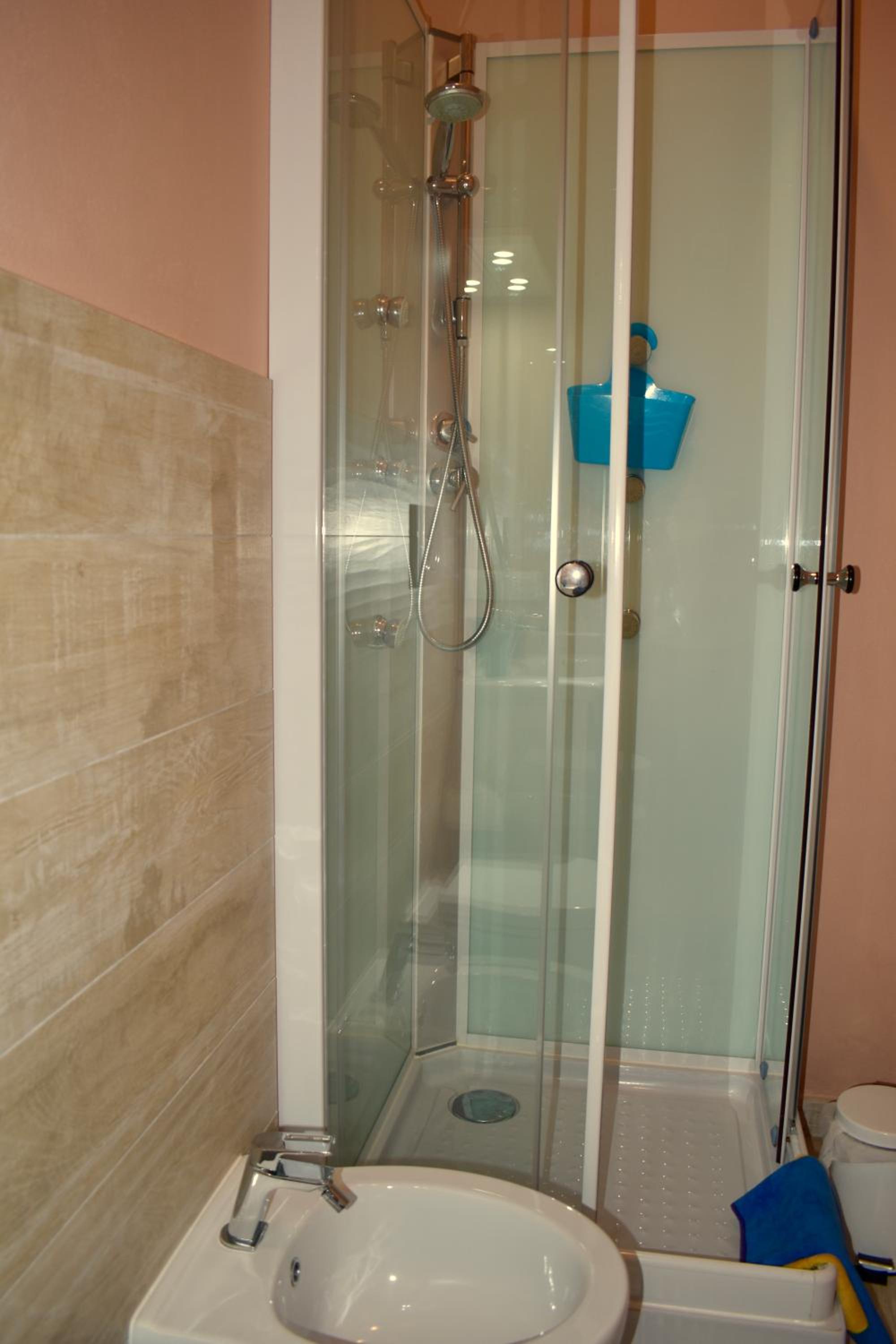 Double Room - Photo 4