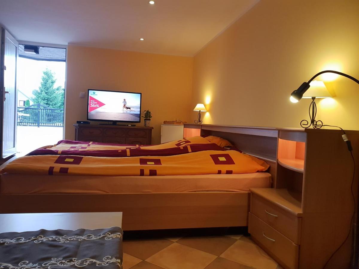 Deluxe Double Room (2 Adults + 1 Child) photo 2