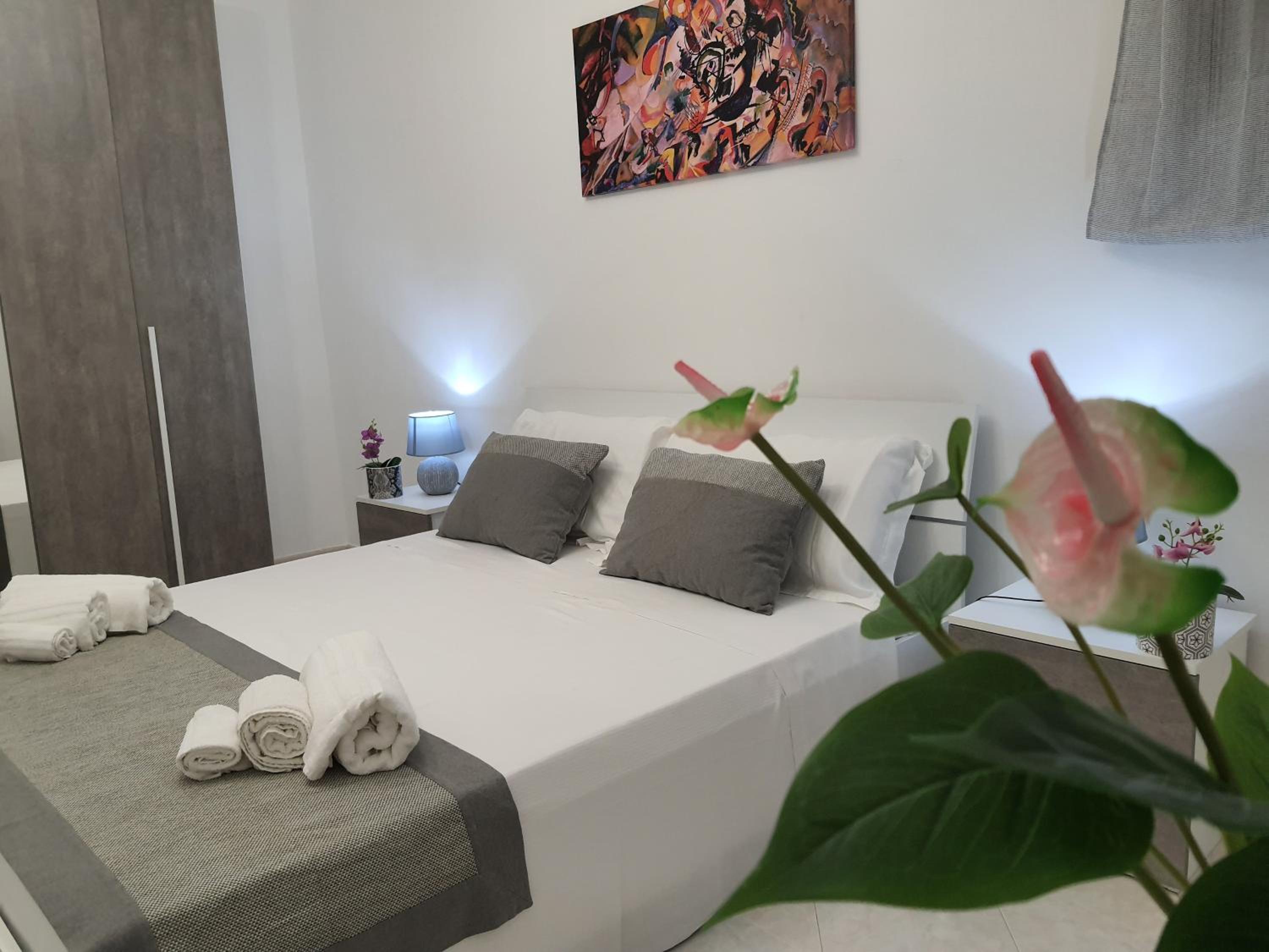 King Studio with Sofa Bed