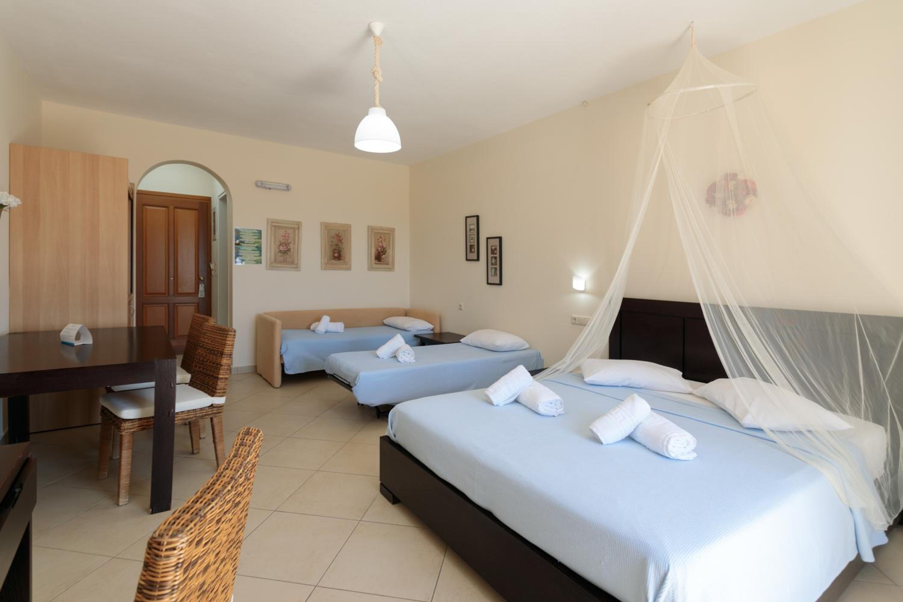 Deluxe Studio with Sea View (4 Adults)