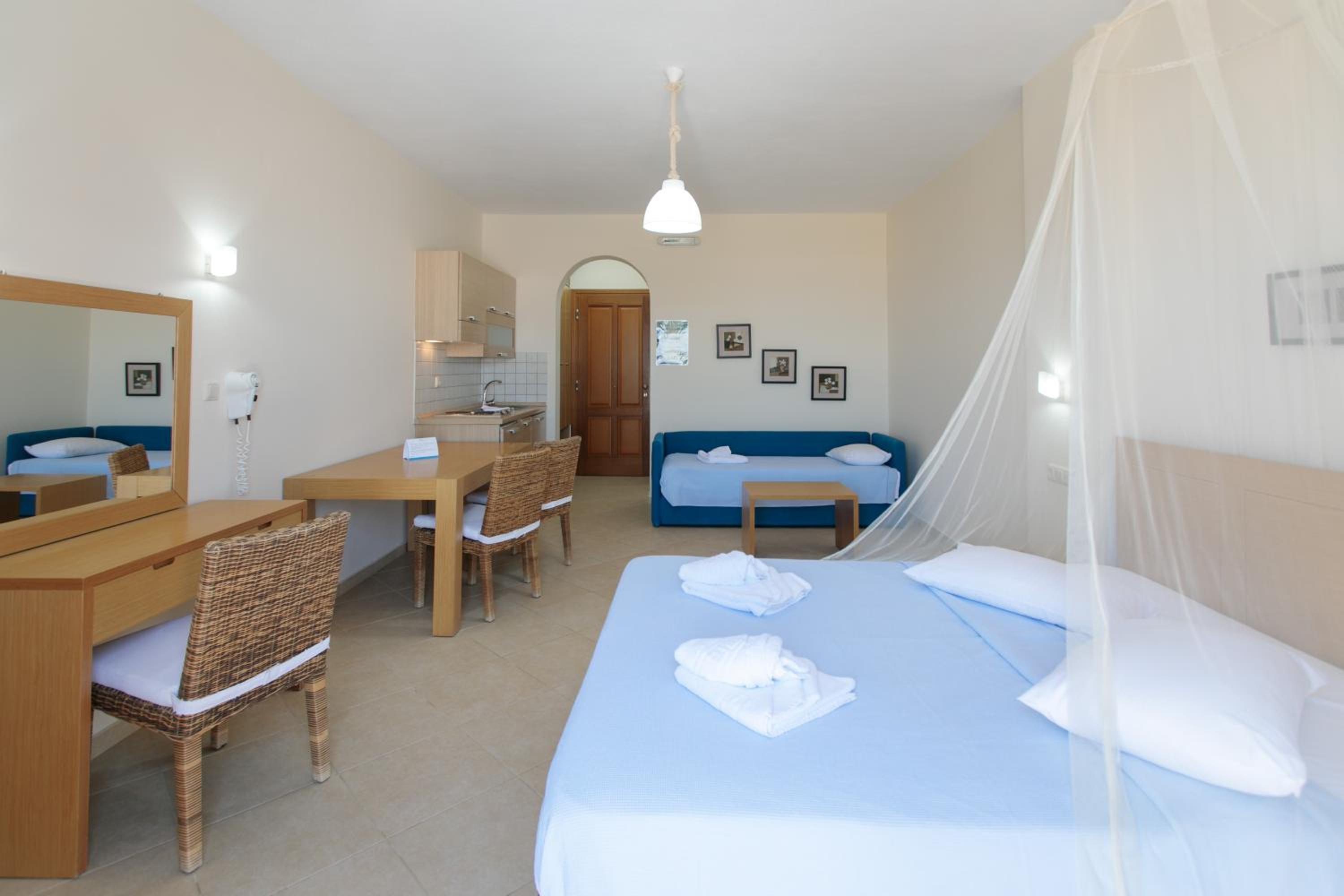 Deluxe Studio with Sea View (3 Adults)
