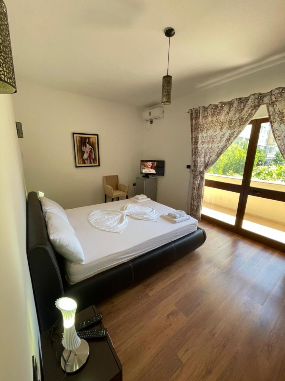 Budget Double Room photo 3