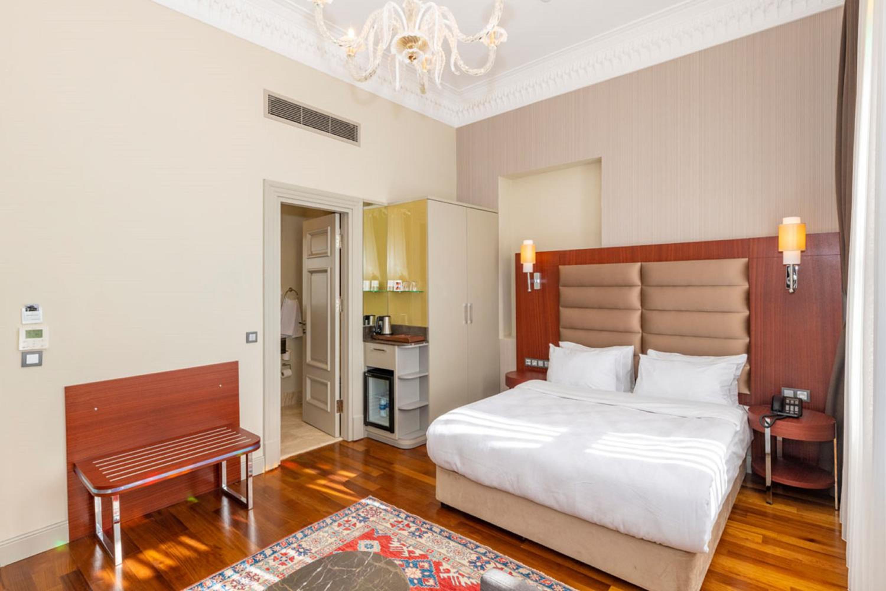 Standard Double Room photo 2